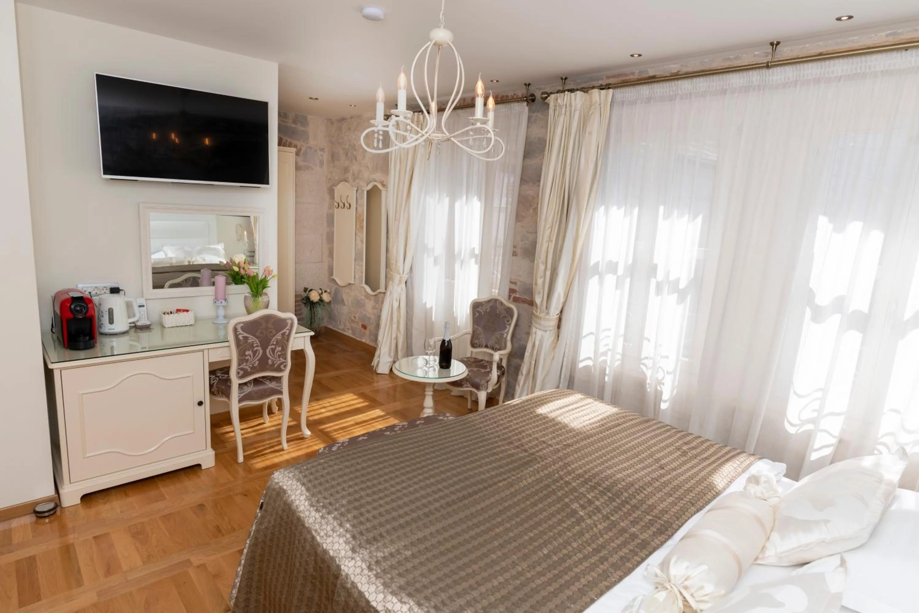 Bedroom, Bed in Gothic Palace Heritage