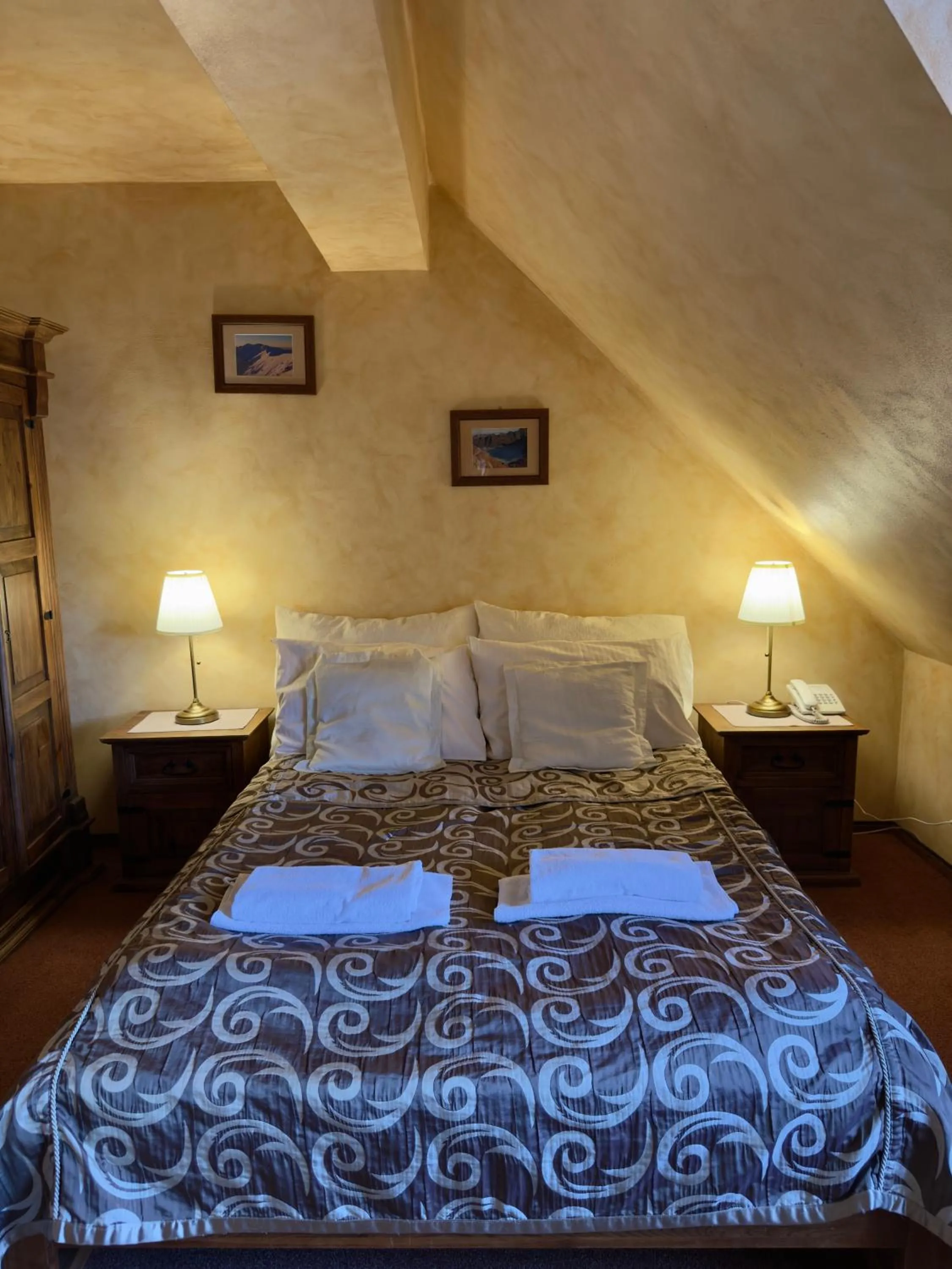 Bed in Hotel Dwór Karolówka