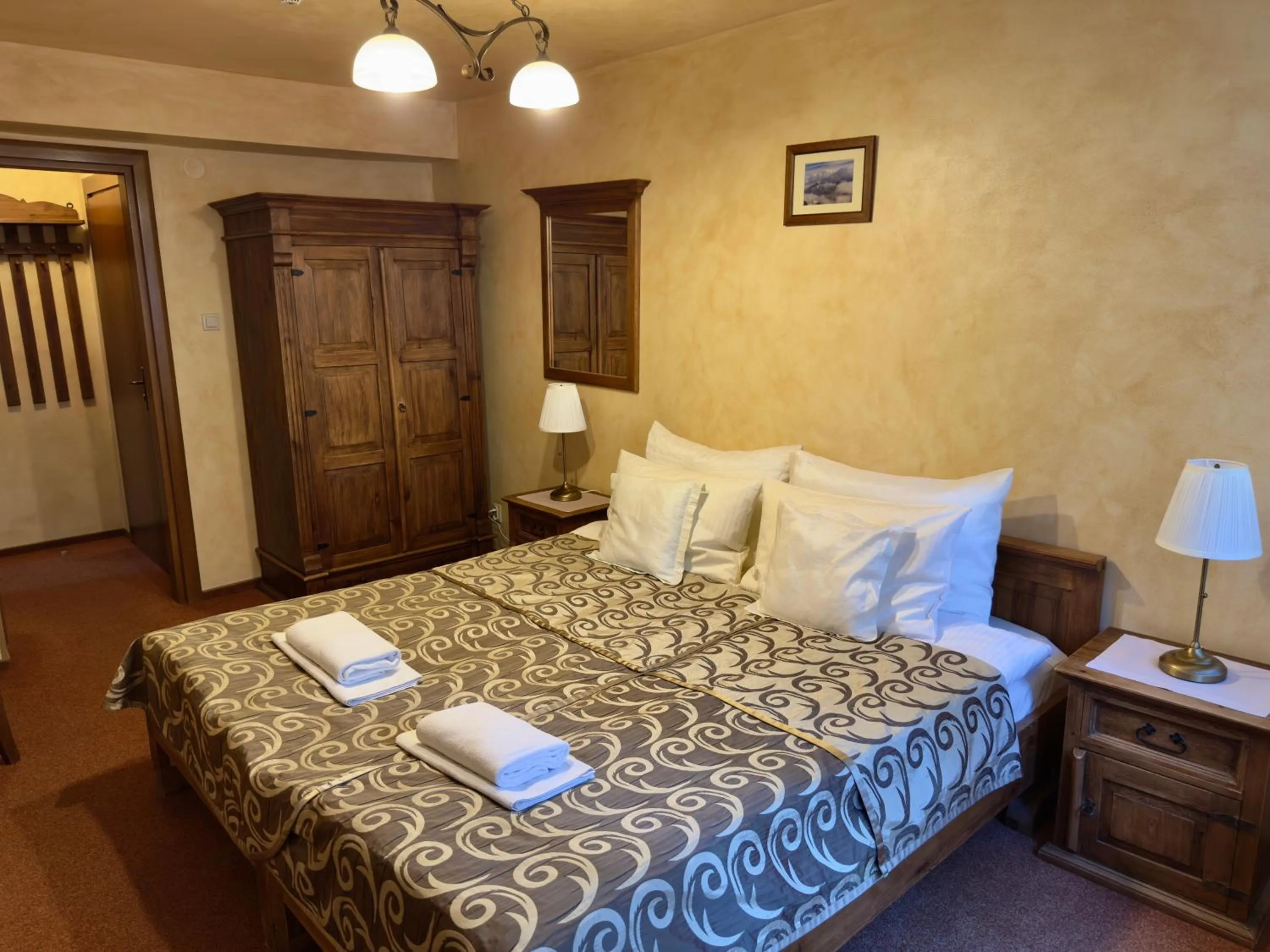 Bed in Hotel Dwór Karolówka