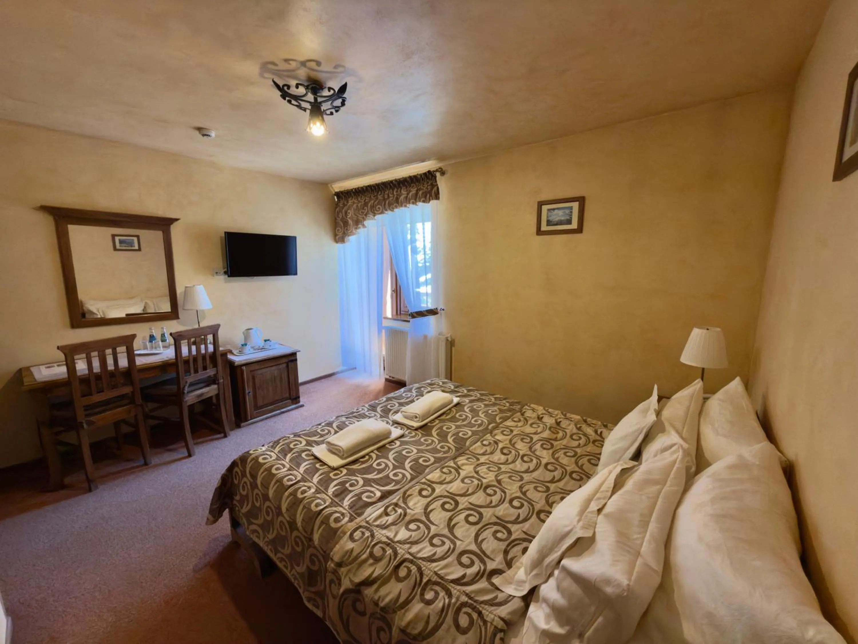 Bed in Hotel Dwór Karolówka