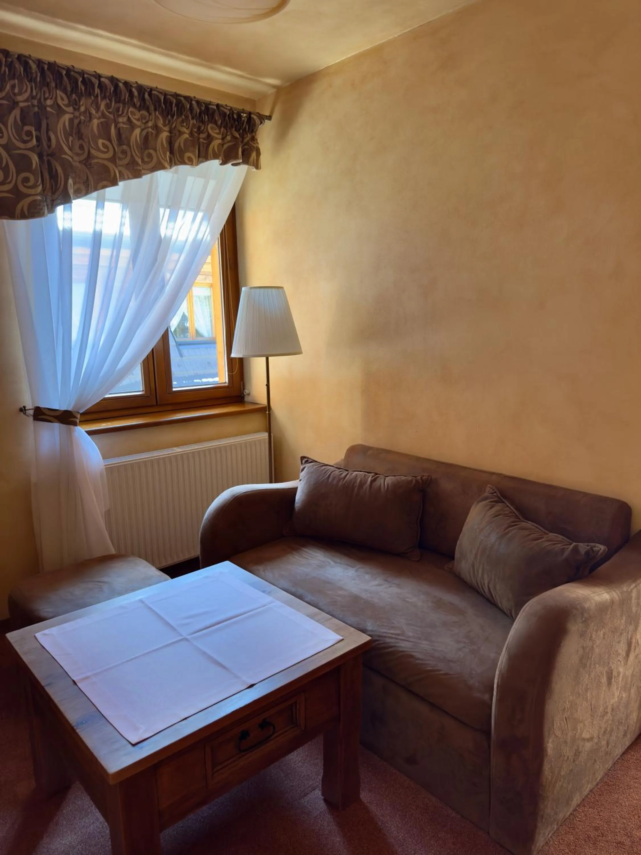 Seating area in Hotel Dwór Karolówka