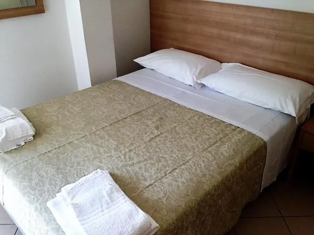 Photo of the whole room in Hotel Madrid