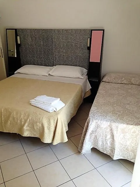 Photo of the whole room in Hotel Madrid