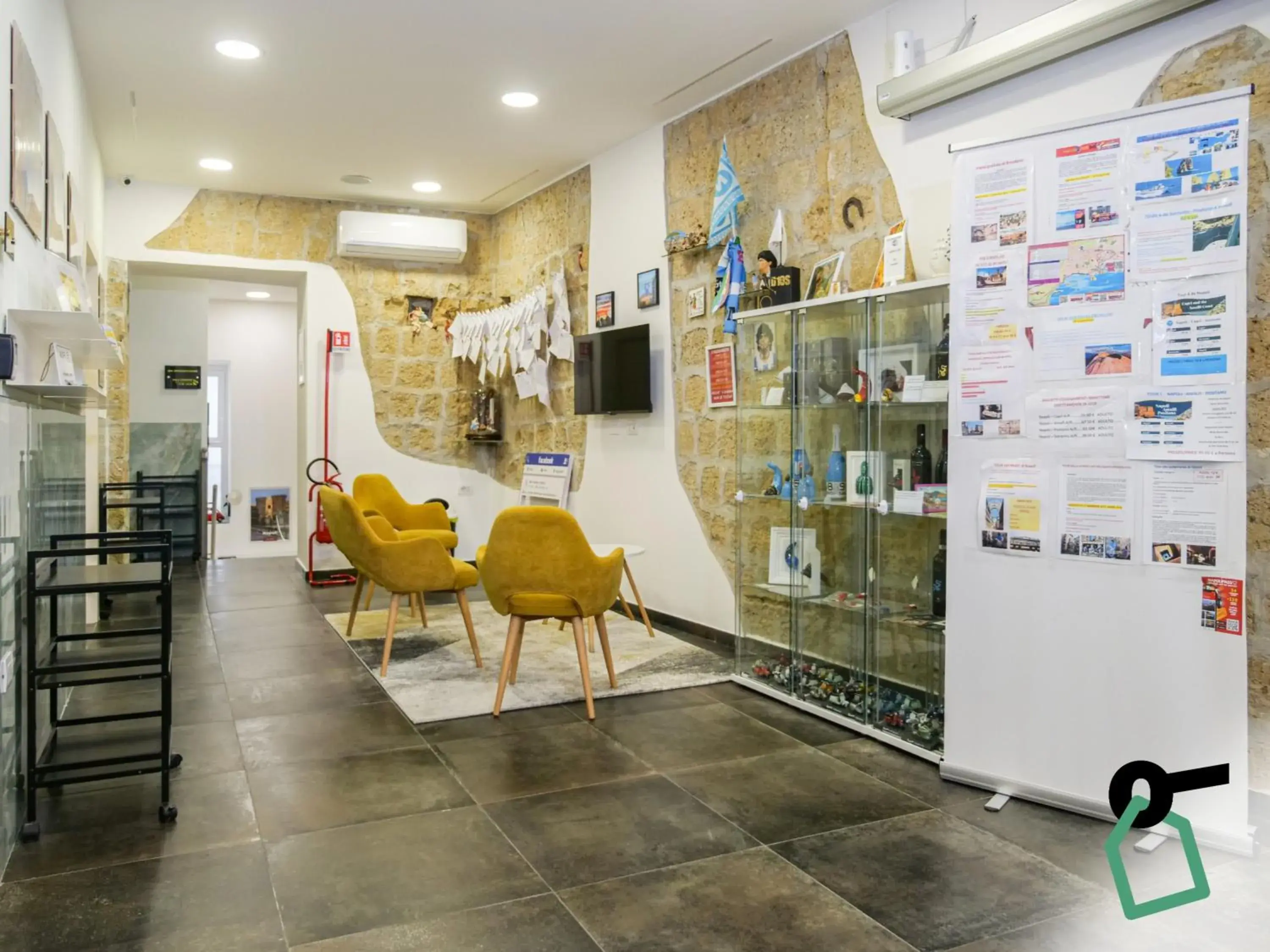 Living room in Hotiday Spaccanapoli I Borbone Living room in Hotiday Spaccanapoli I Borbone