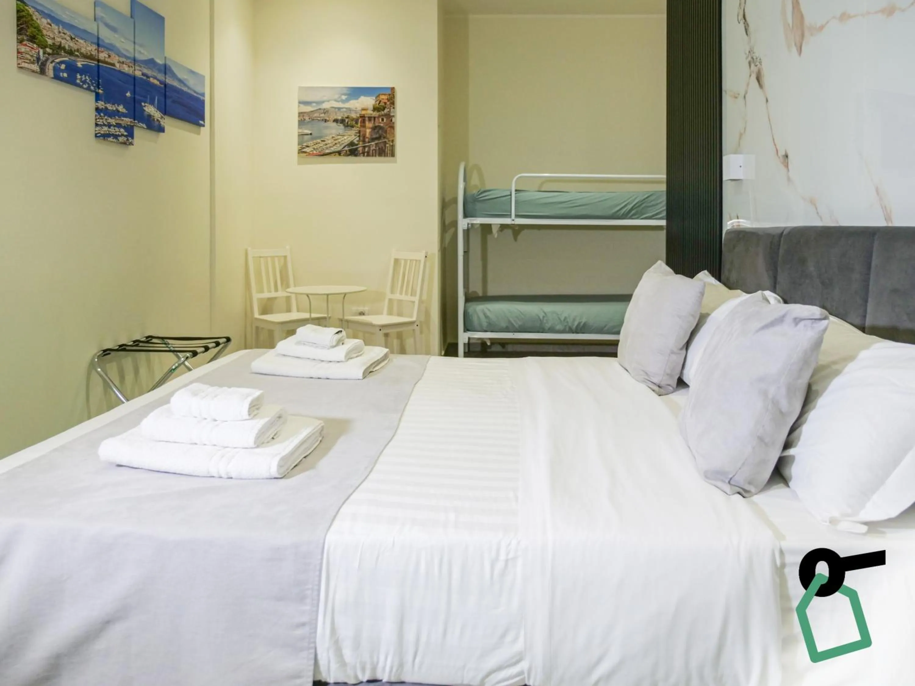 Bedroom, Bed in Hotiday Spaccanapoli I Borbone