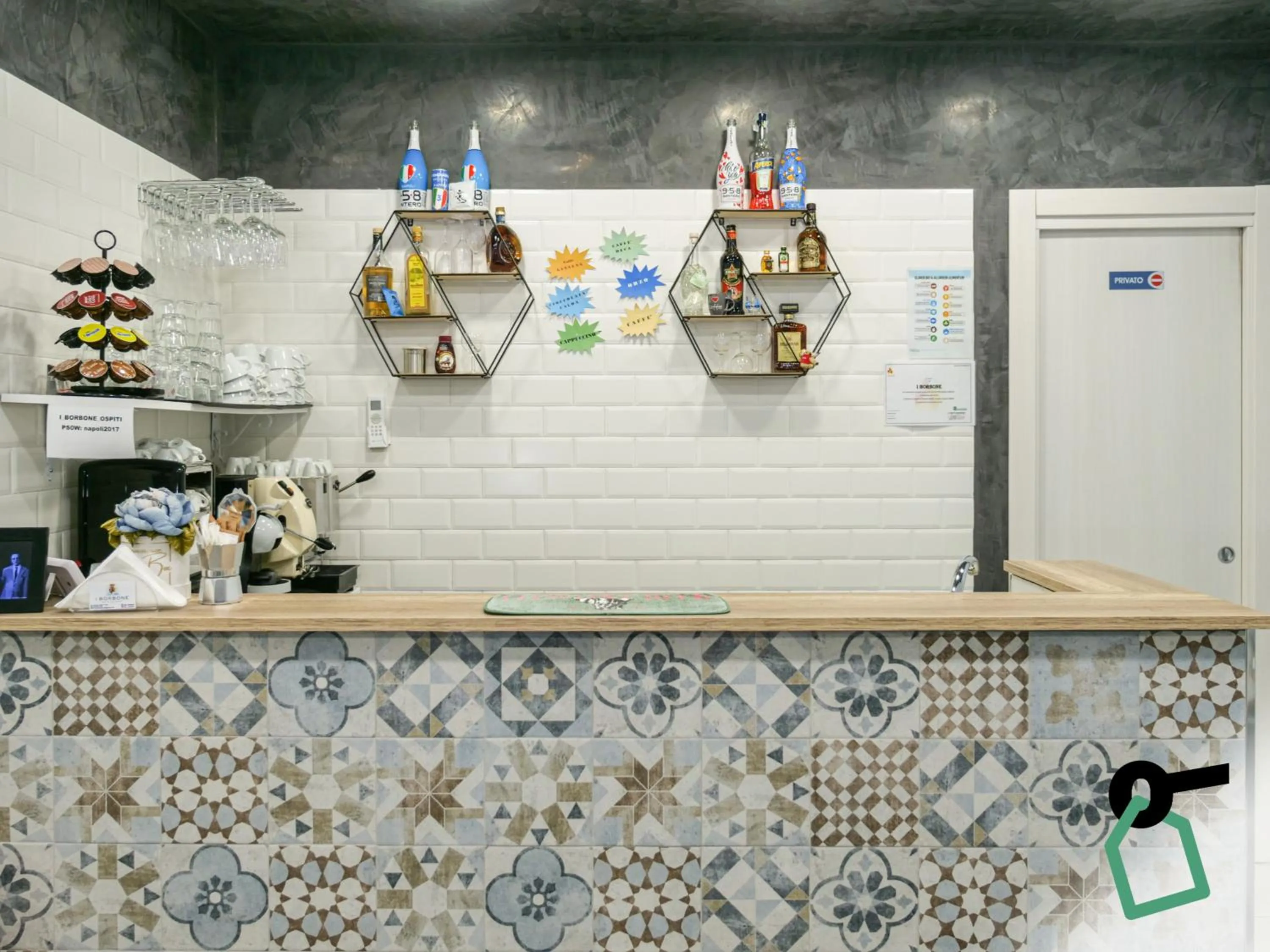 Lounge or bar in Hotiday Spaccanapoli I Borbone