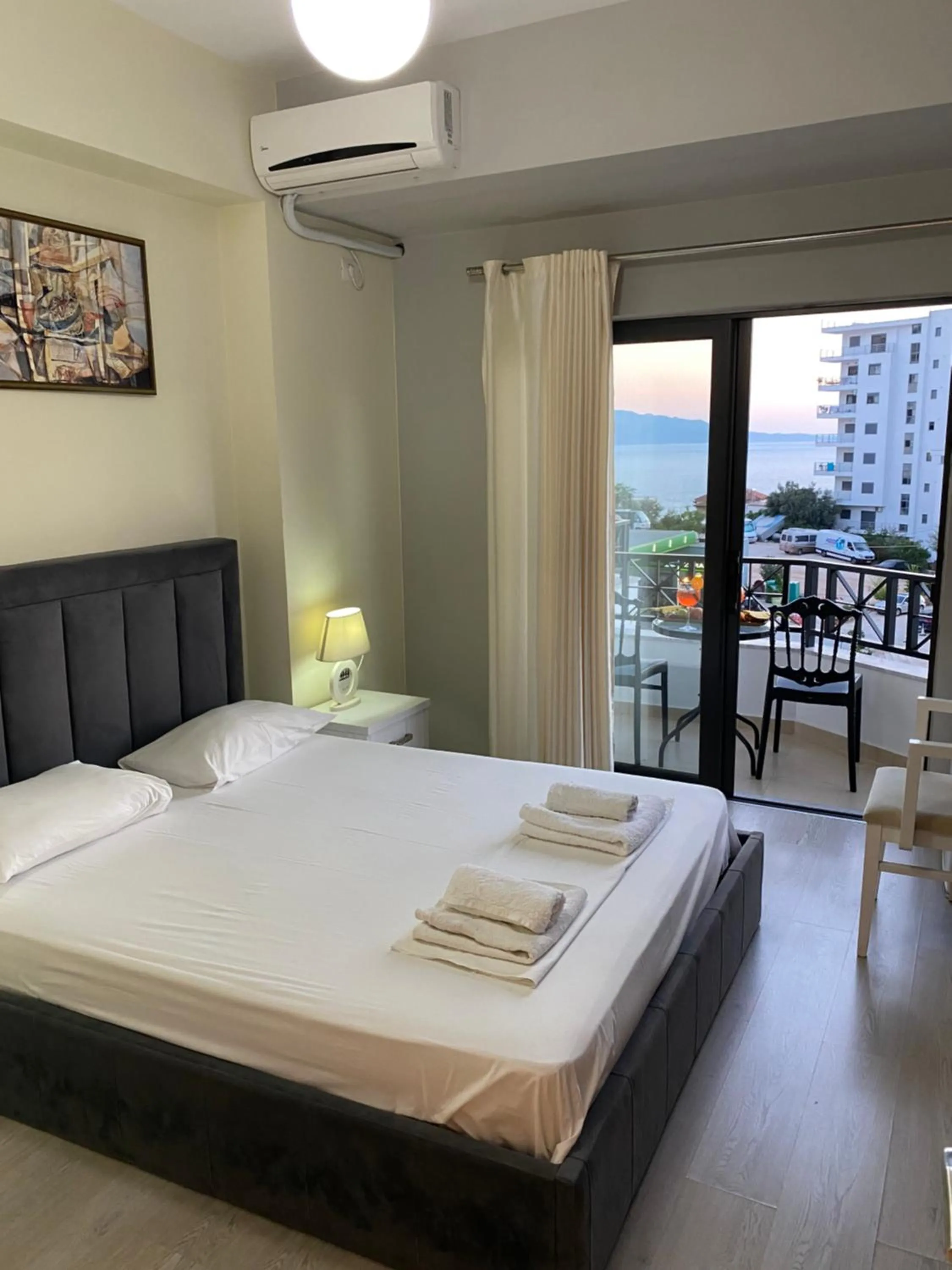 Bed in Privé City Hotel