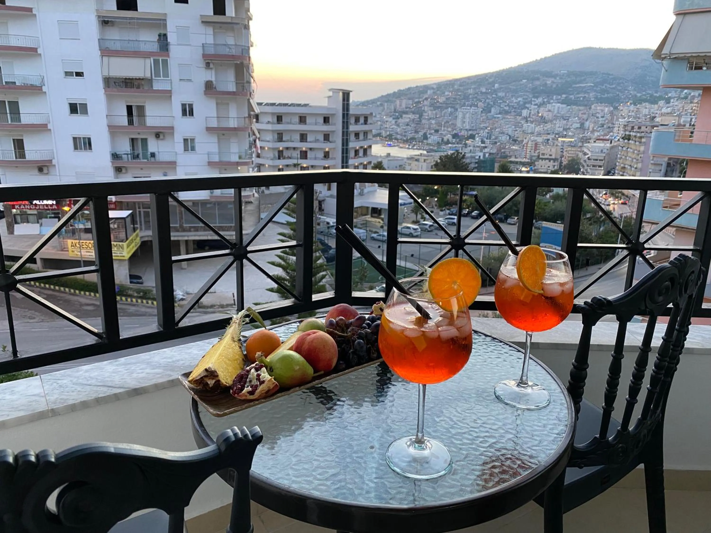 Privé City Hotel