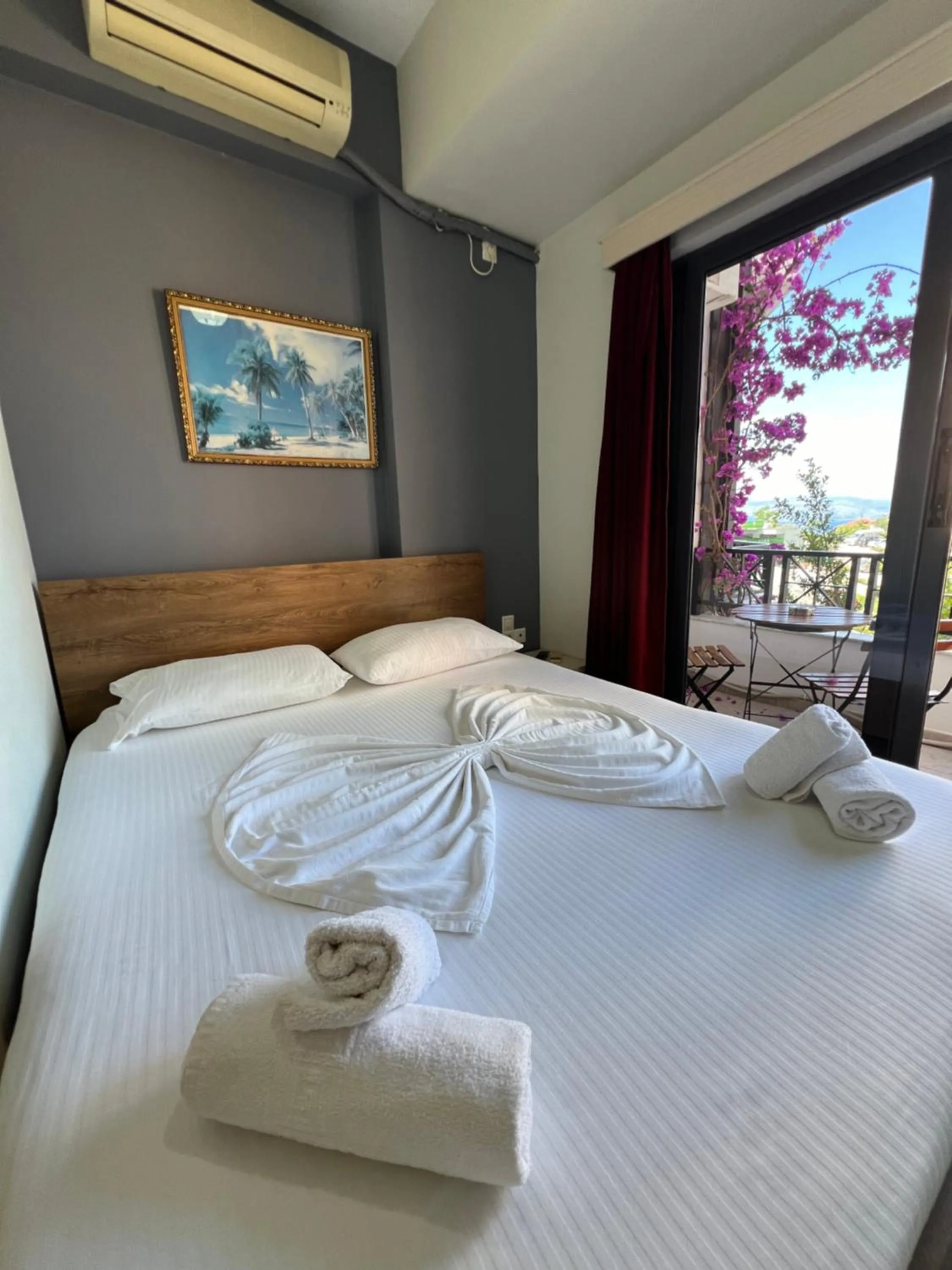 Bed in Privé City Hotel