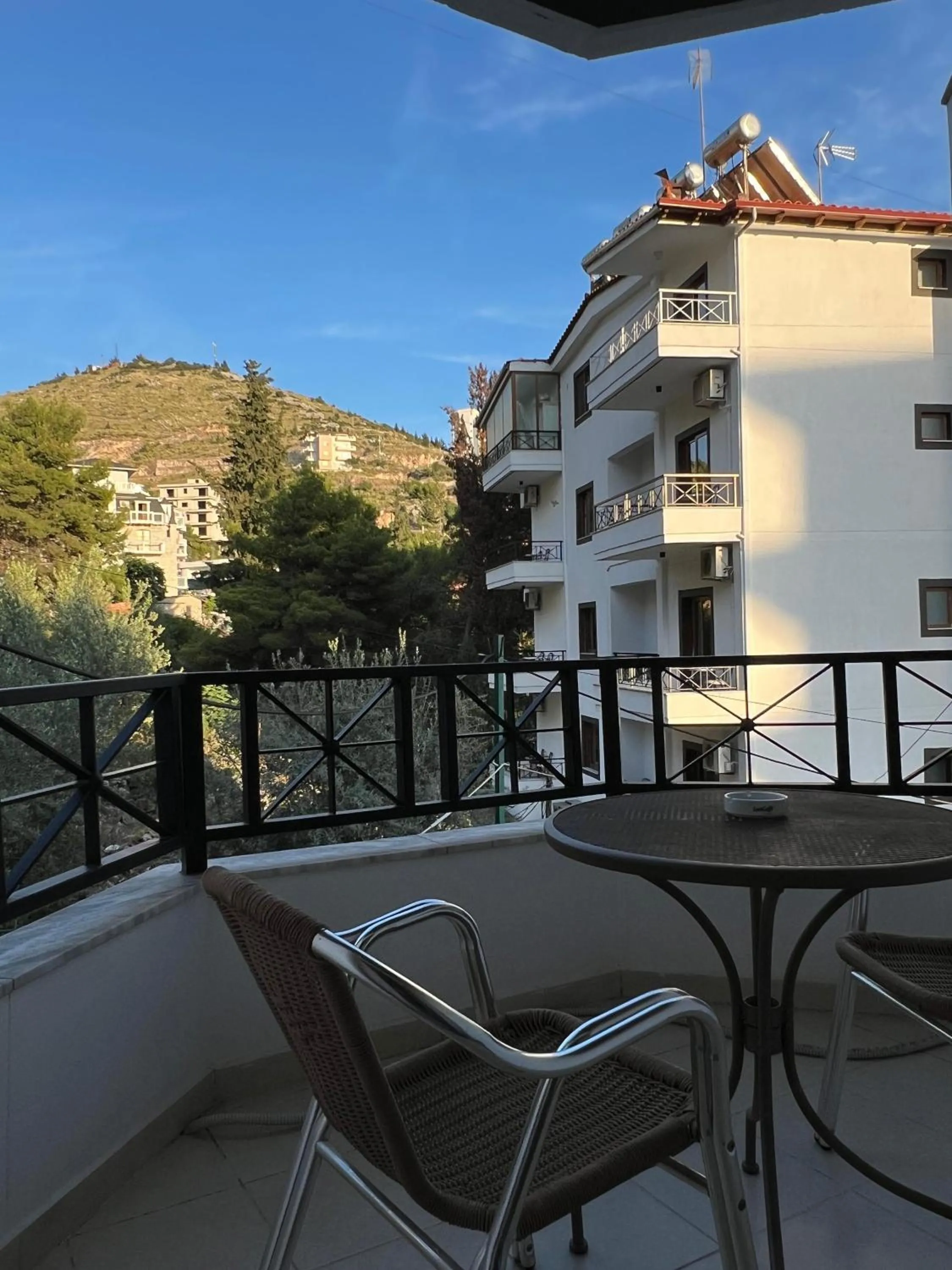 Privé City Hotel