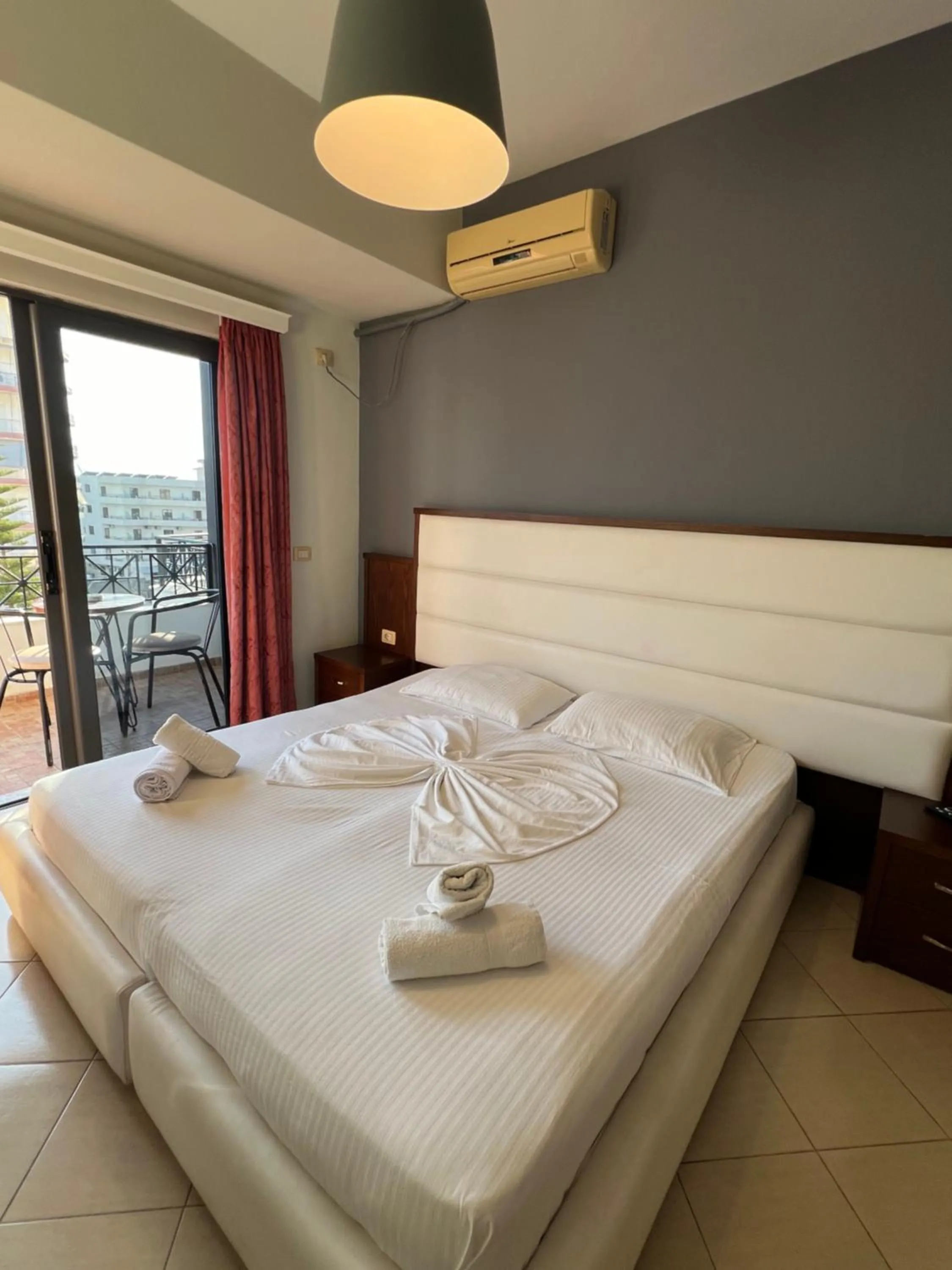 Bed in Privé City Hotel