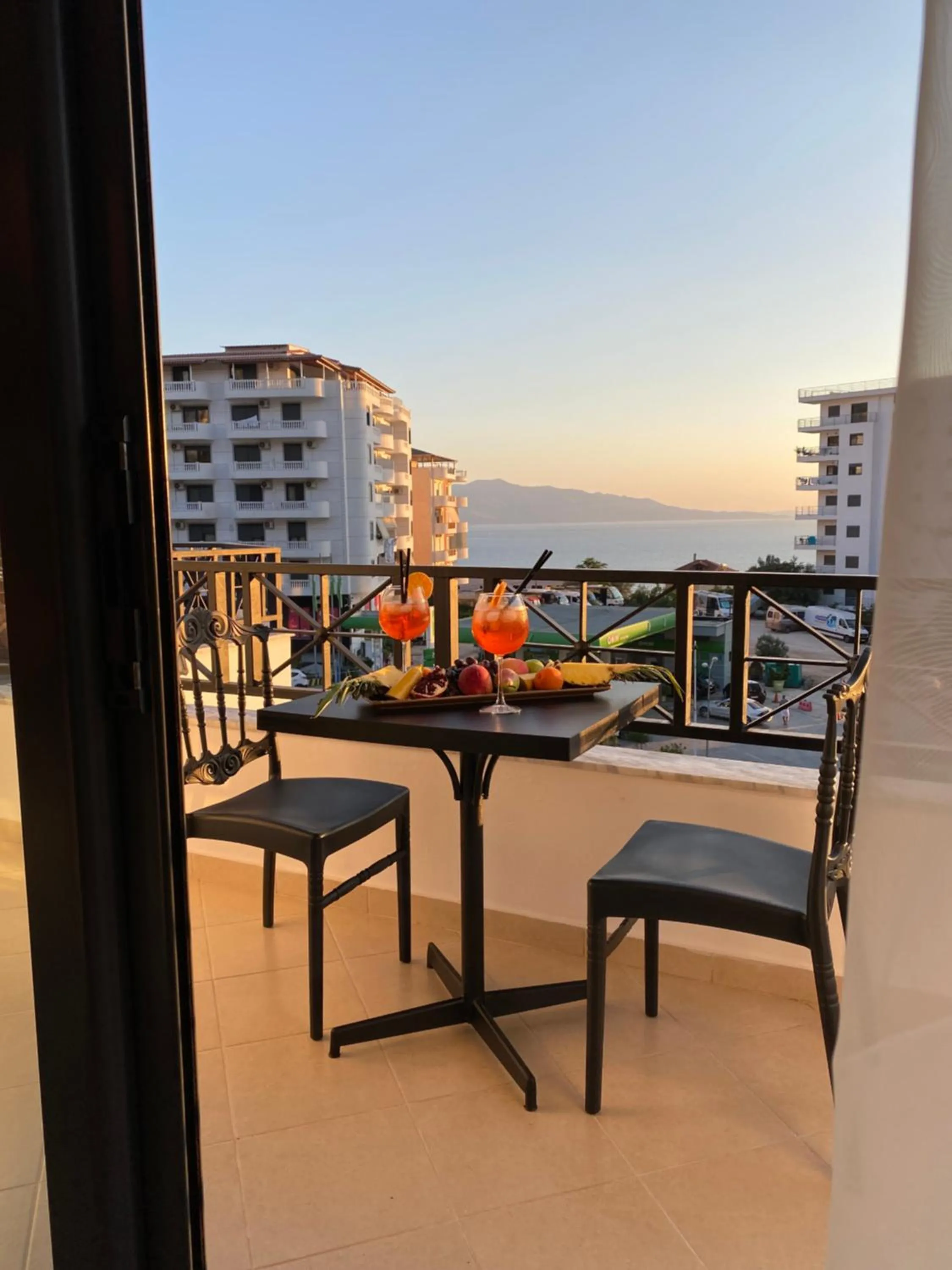 Privé City Hotel
