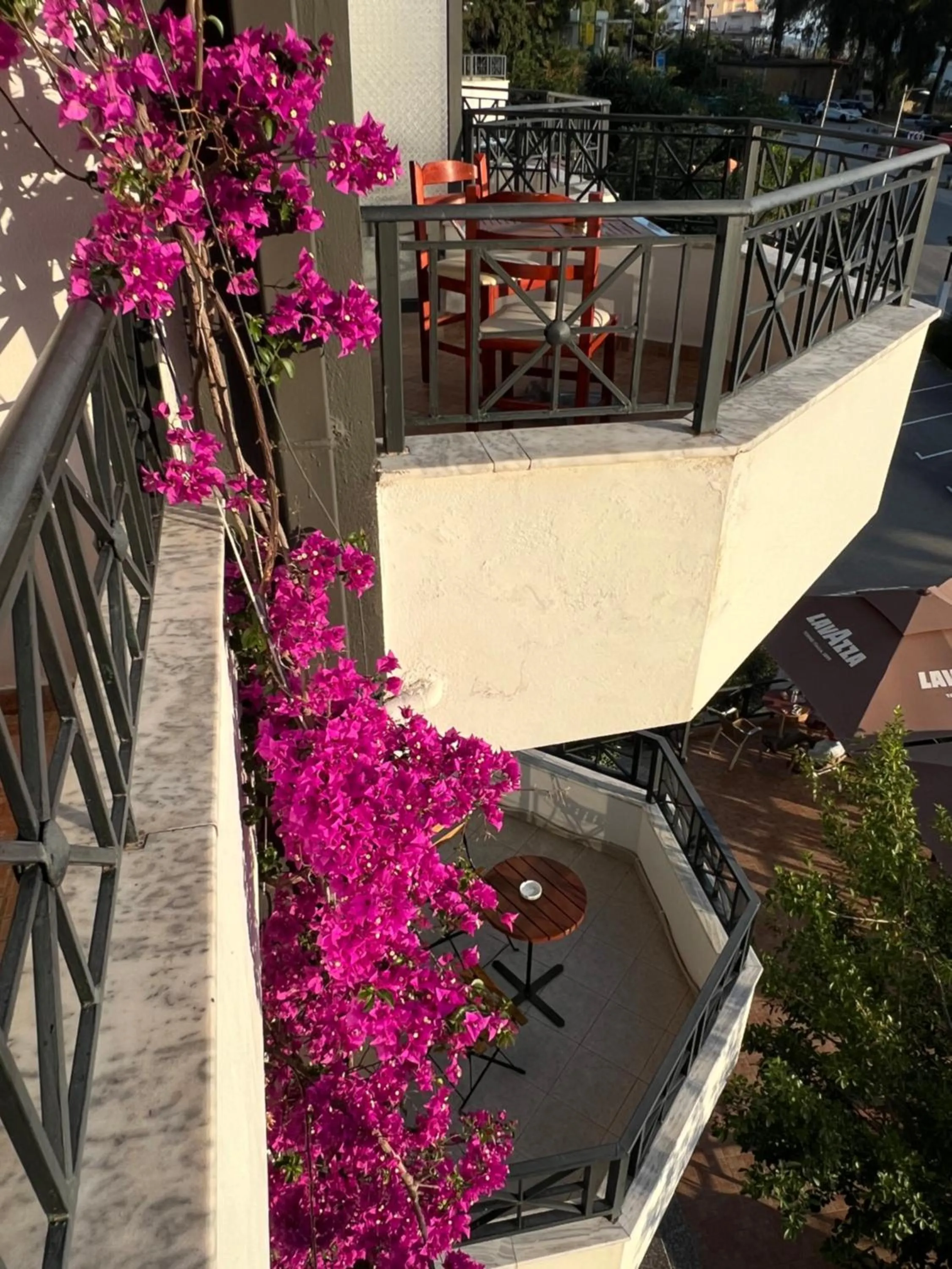 Privé City Hotel