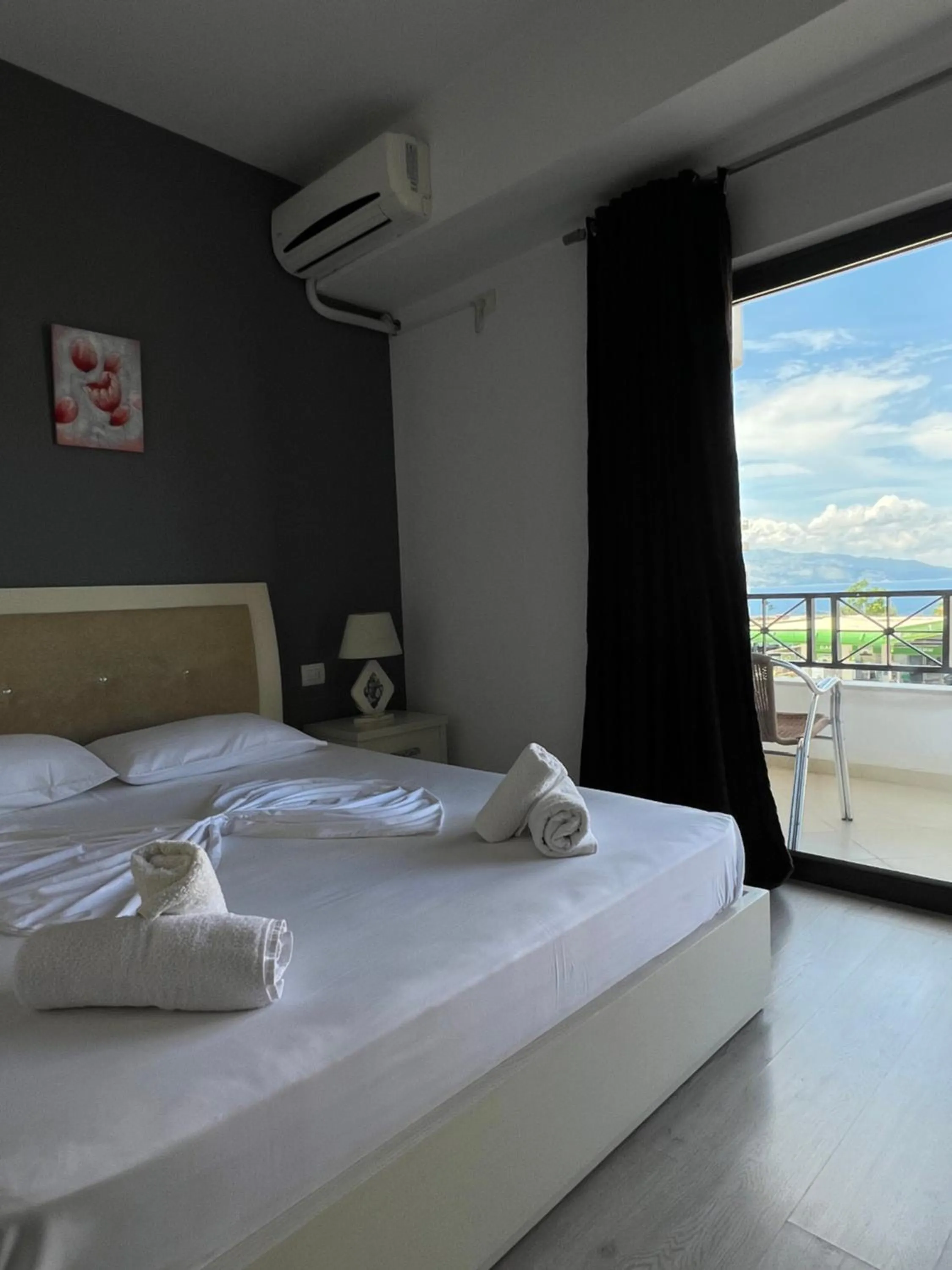 Bed in Privé City Hotel