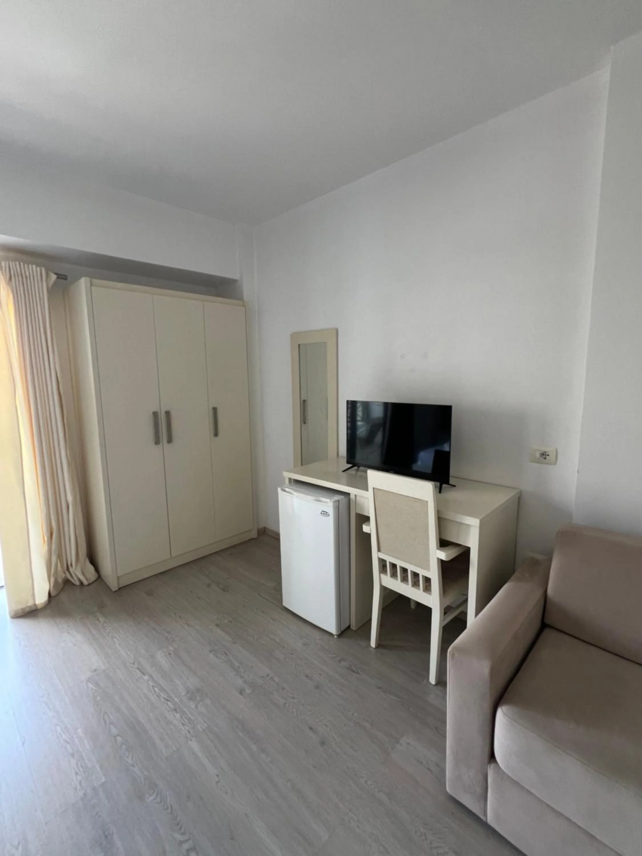 Privé City Hotel