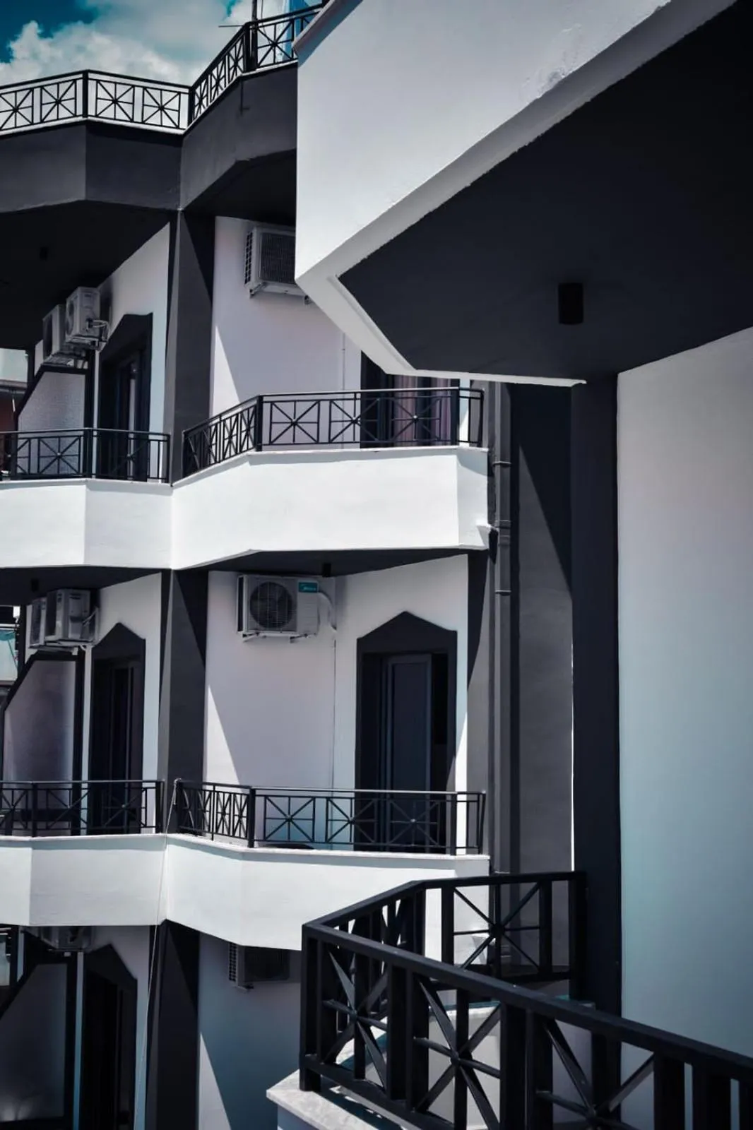 Privé City Hotel
