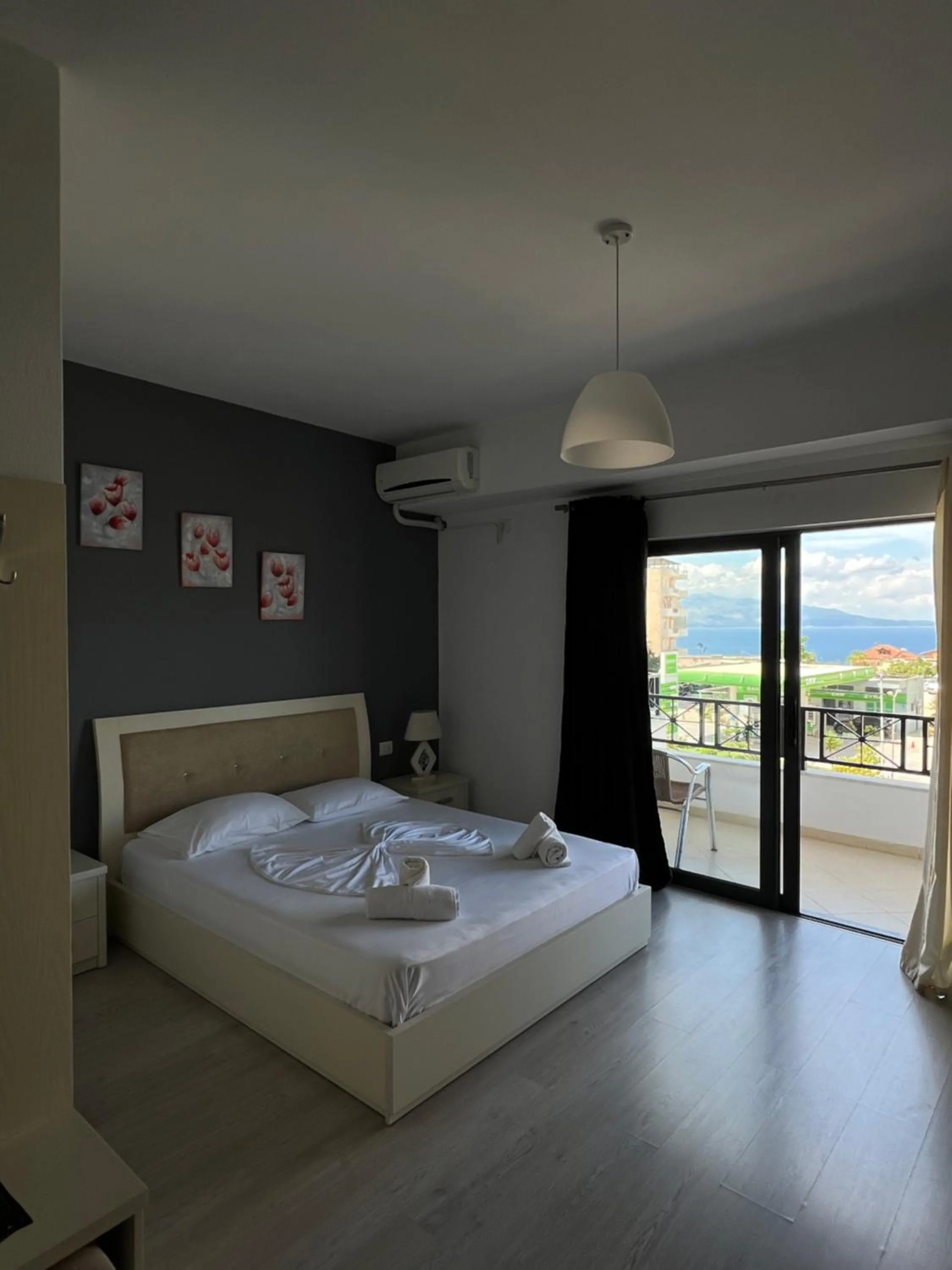 Bed in Privé City Hotel