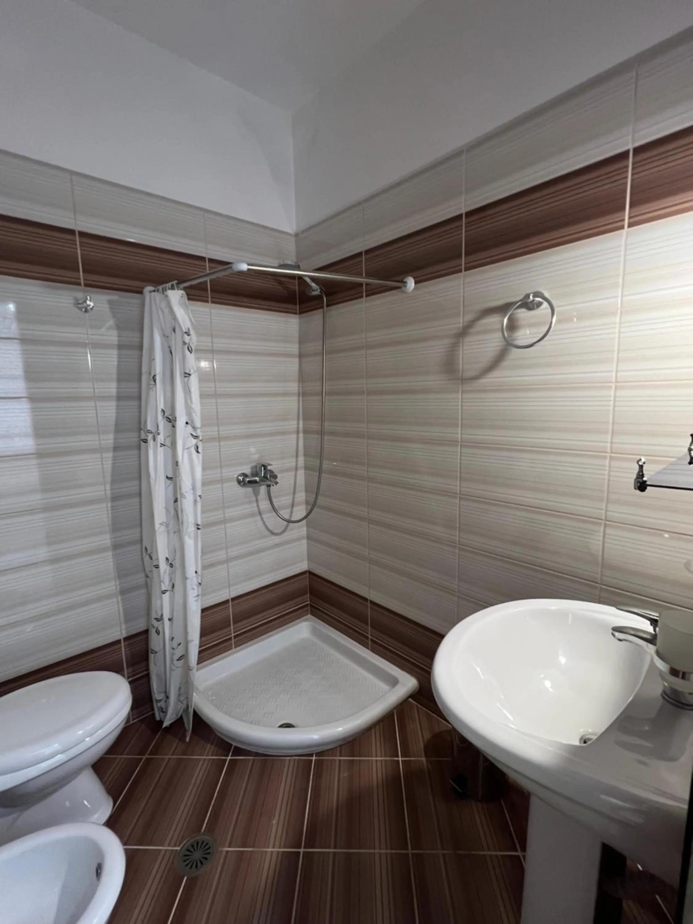 Privé City Hotel