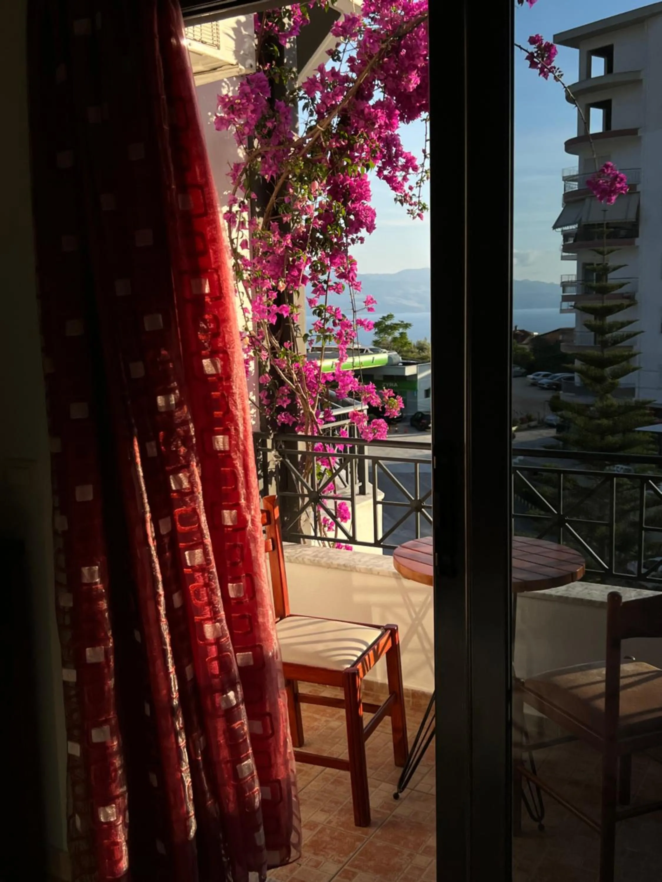 Privé City Hotel