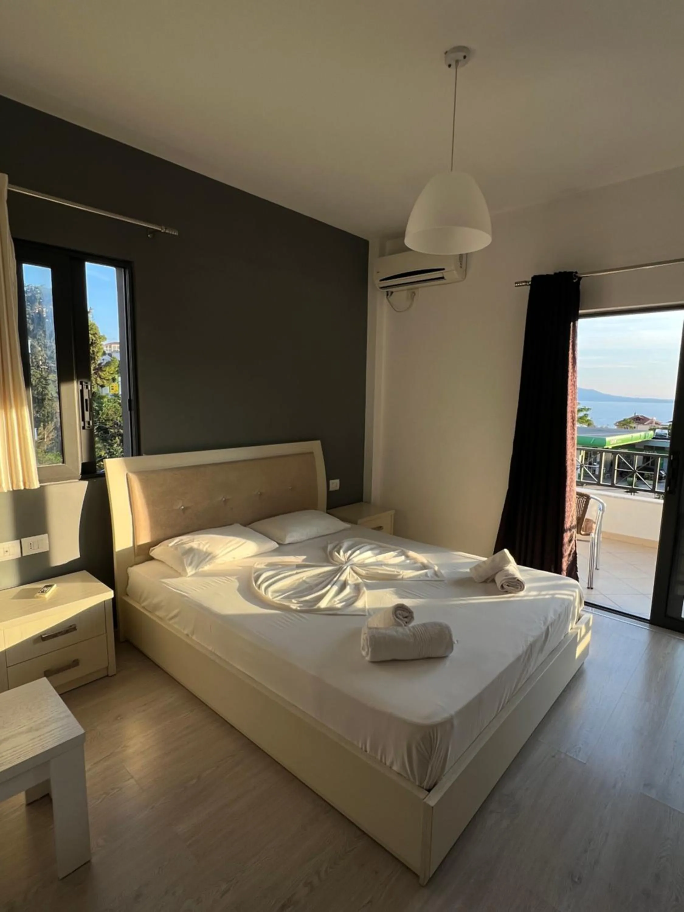 Bed in Privé City Hotel