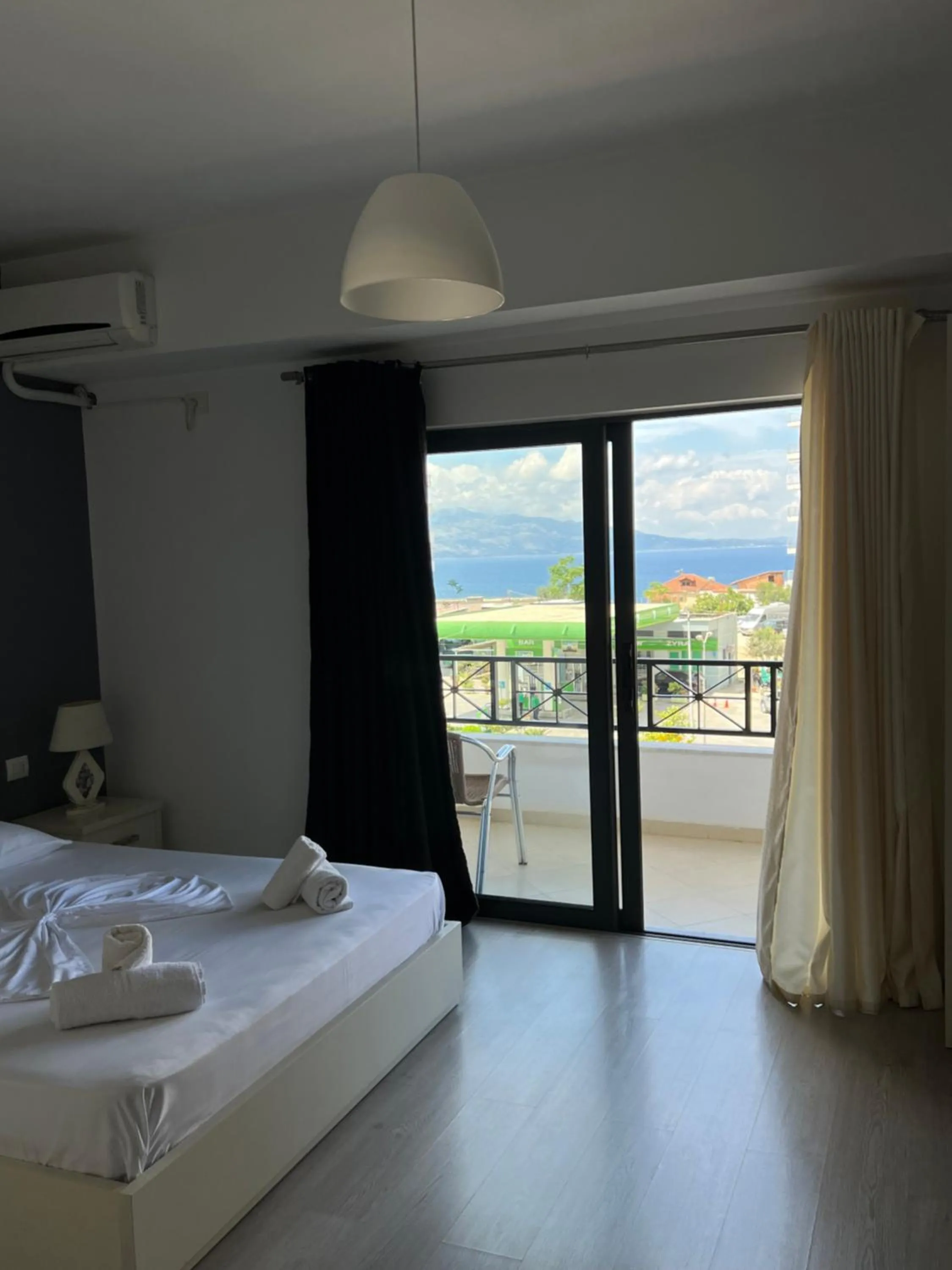 Bed in Privé City Hotel