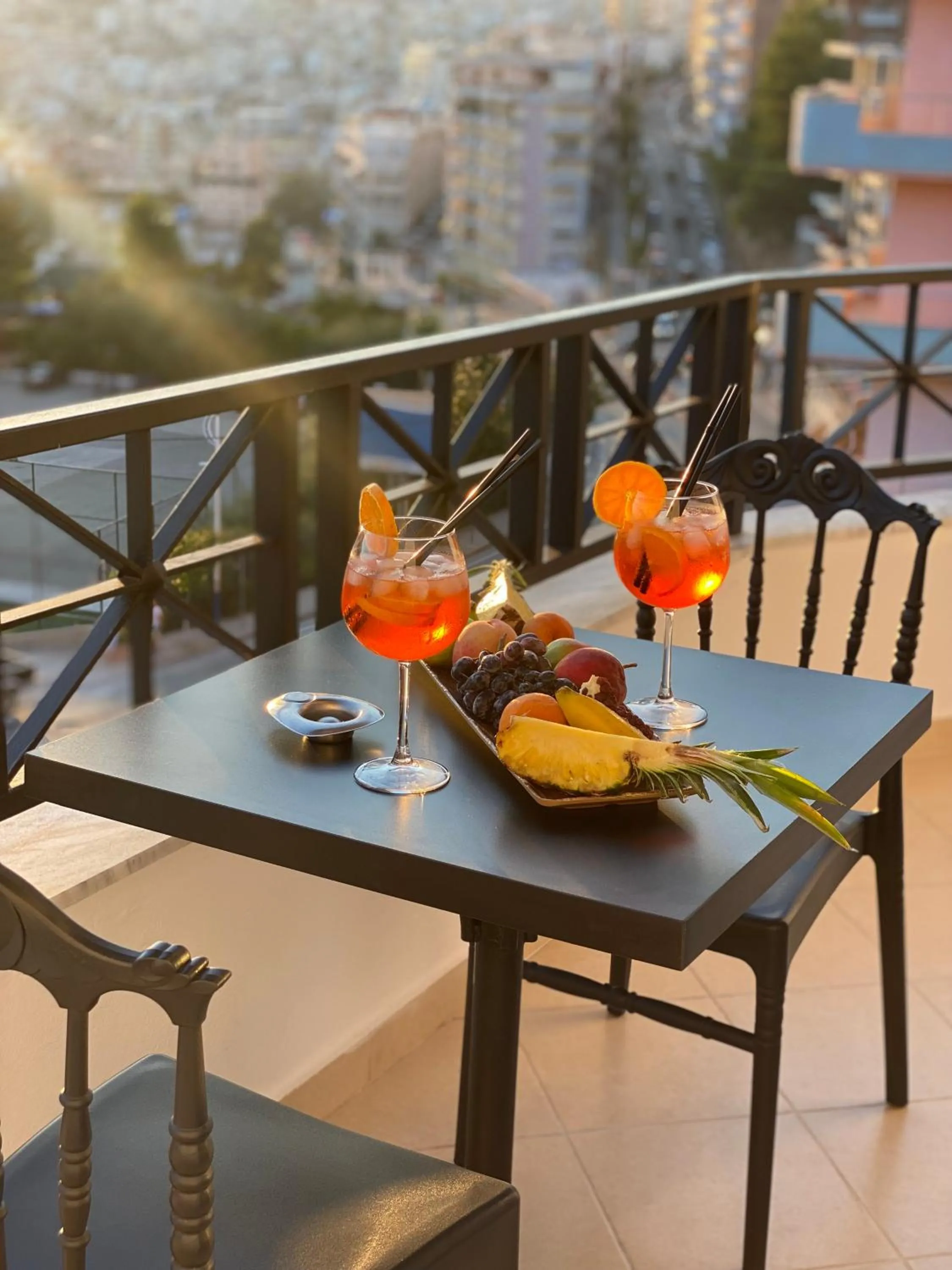 Privé City Hotel