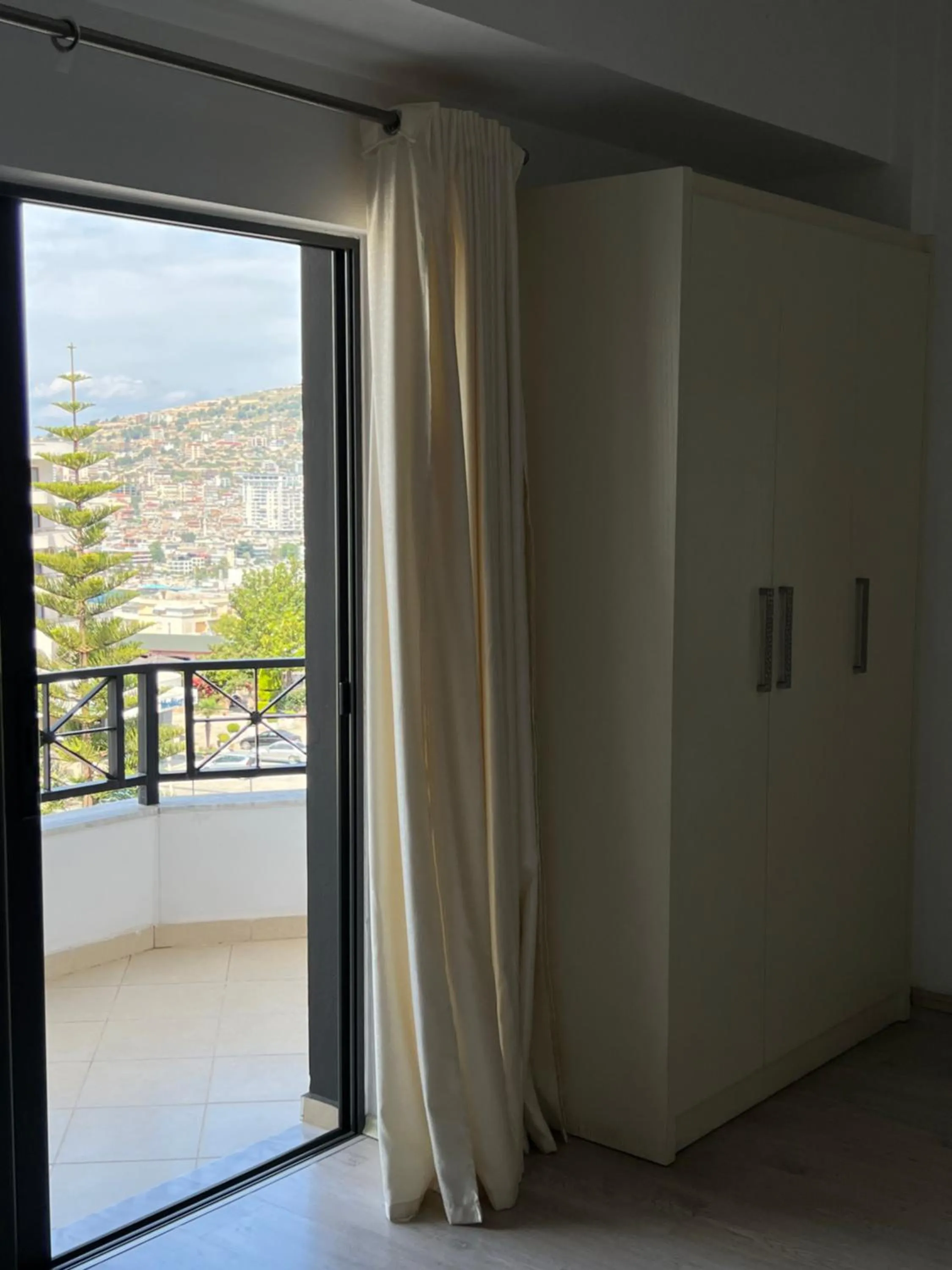 Privé City Hotel