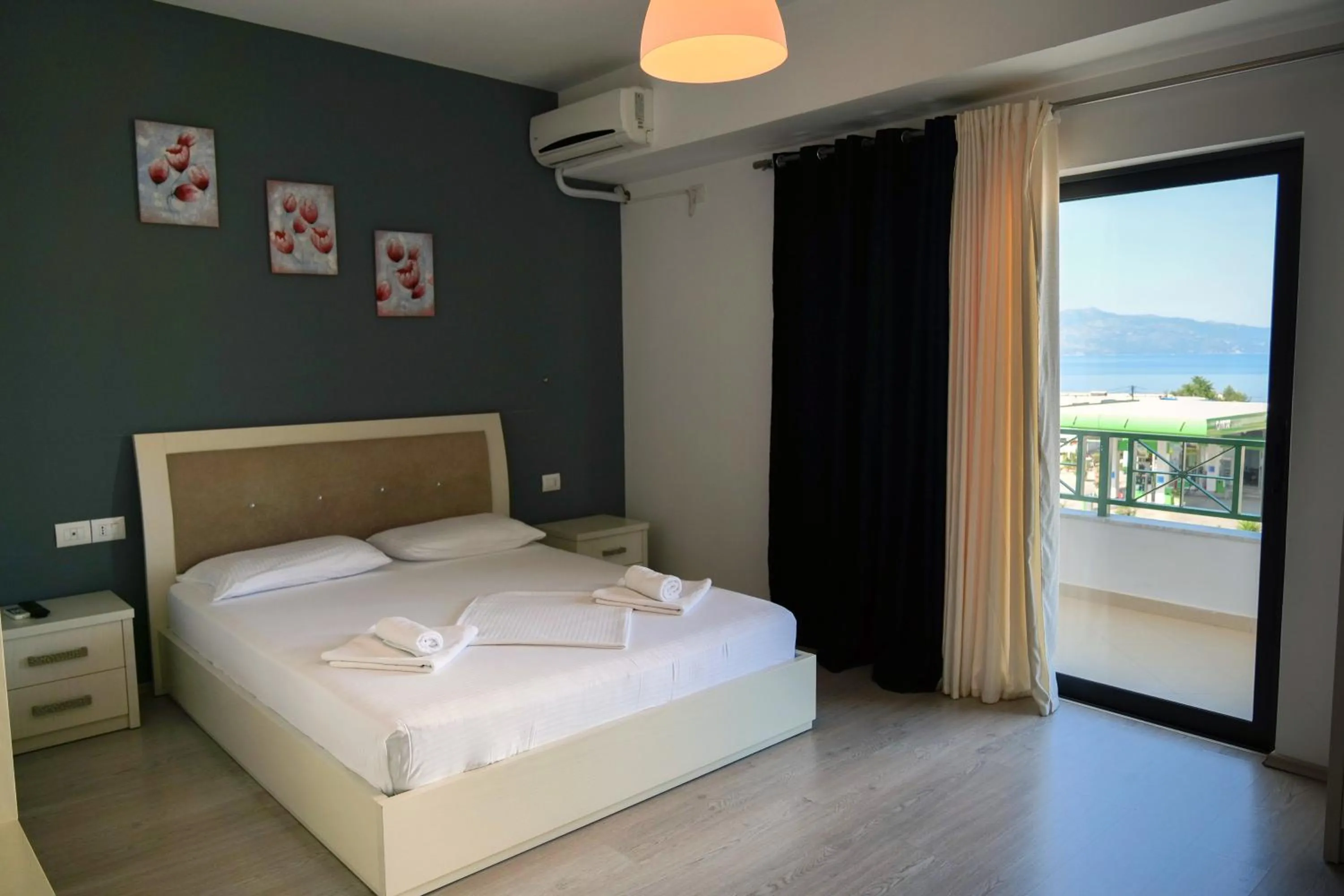 Bedroom, Bed in Privé City Hotel