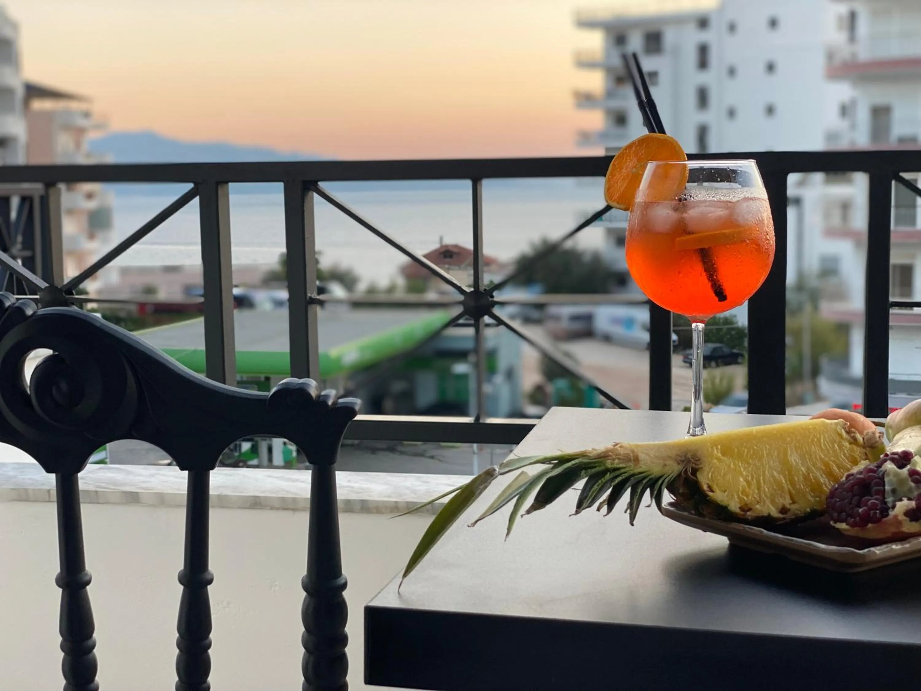 Privé City Hotel