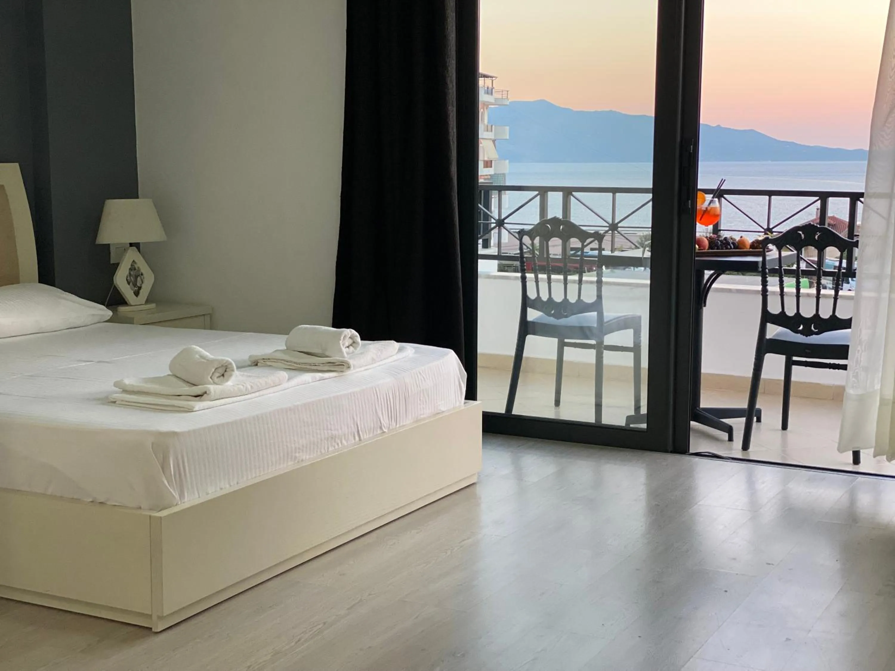 Bed in Privé City Hotel