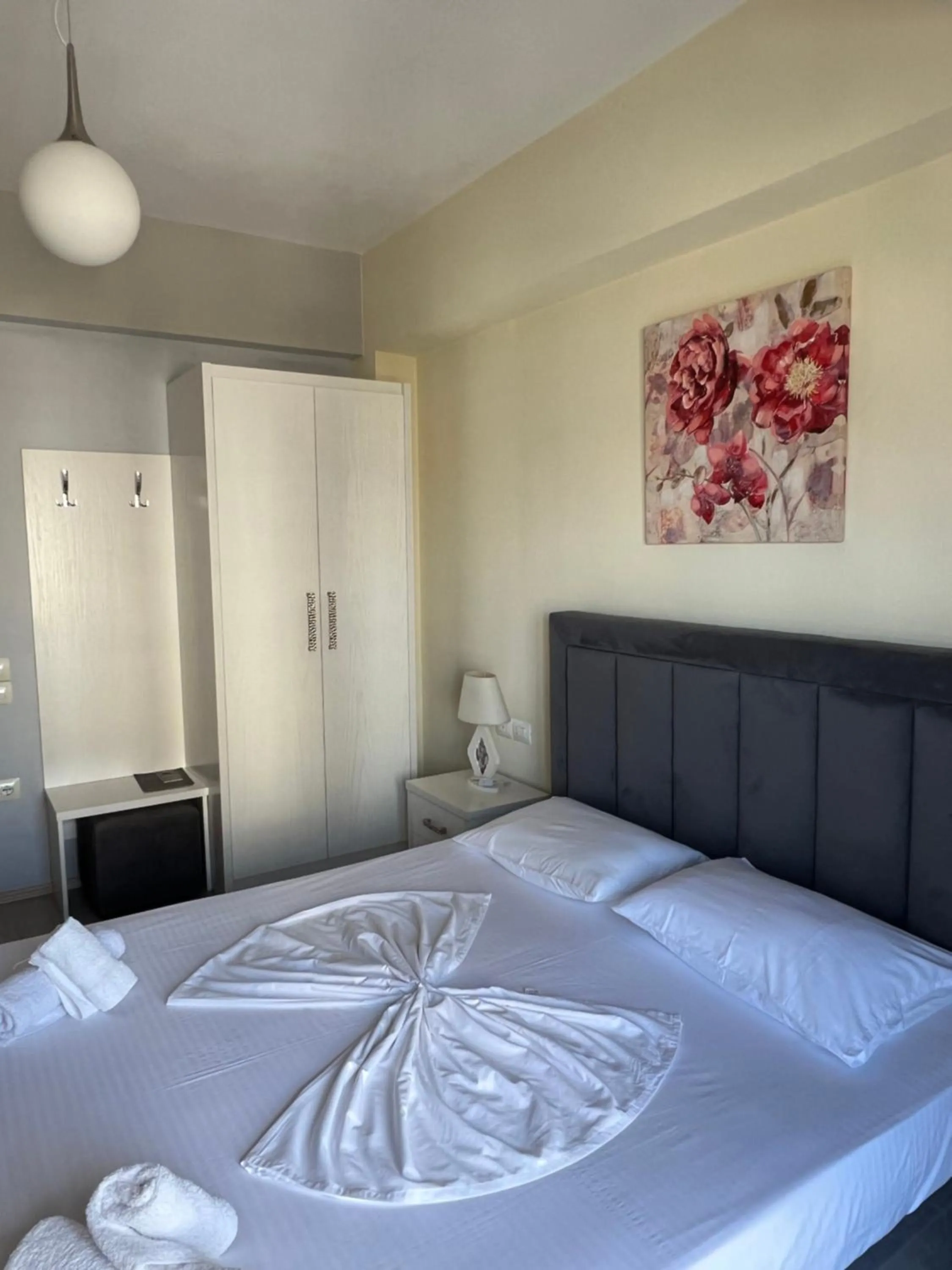 Bed in Privé City Hotel