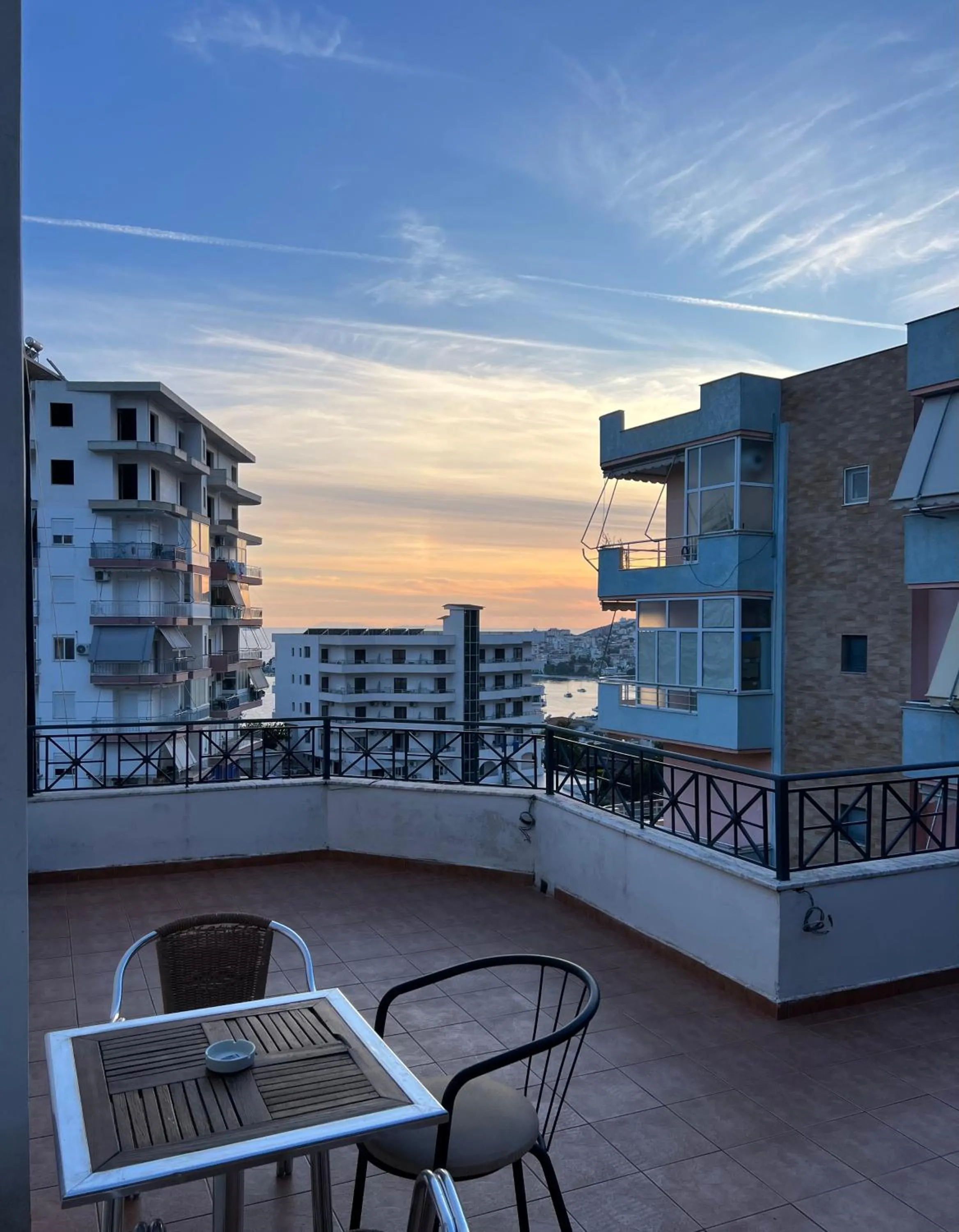 Privé City Hotel