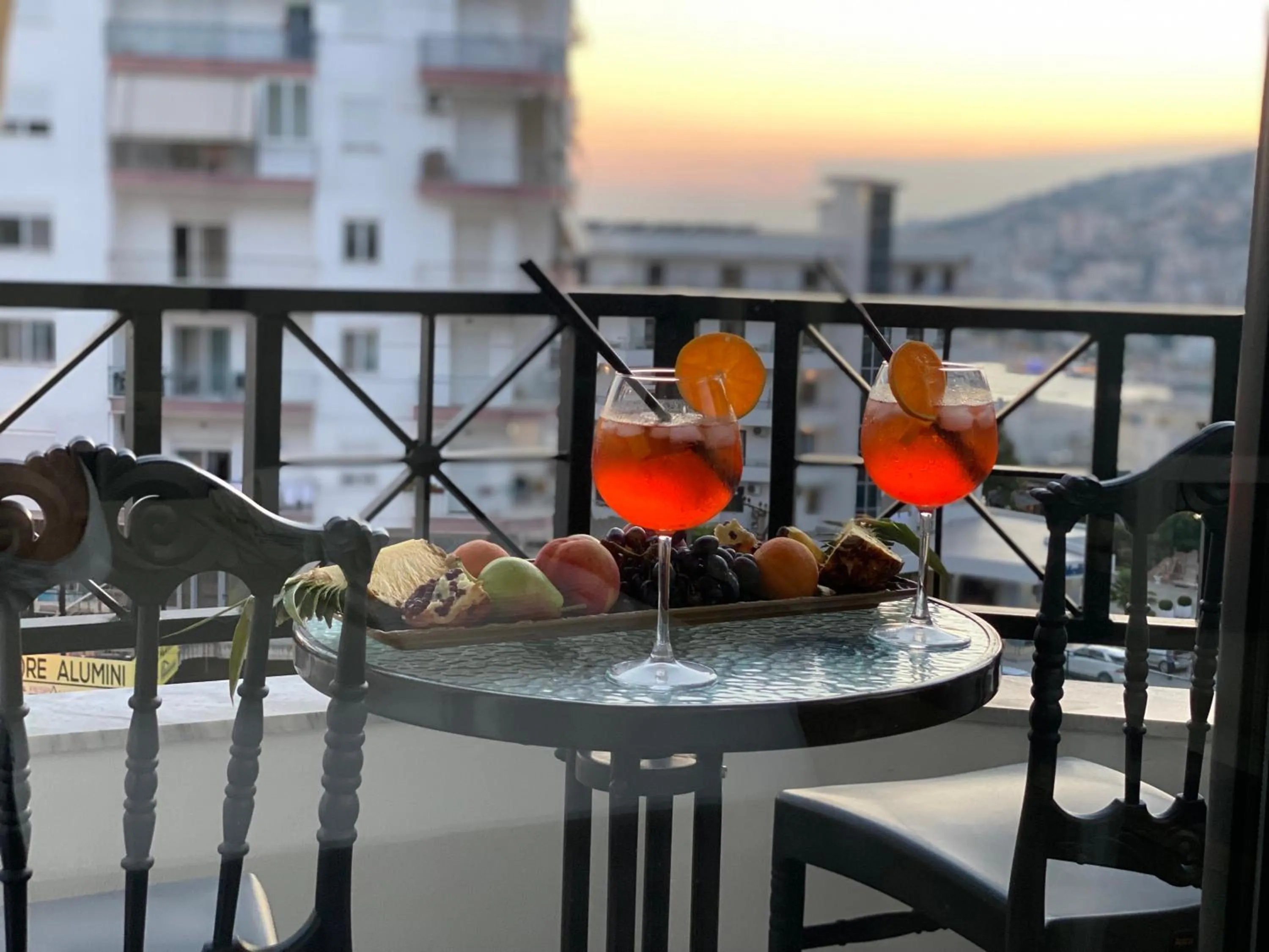 Privé City Hotel
