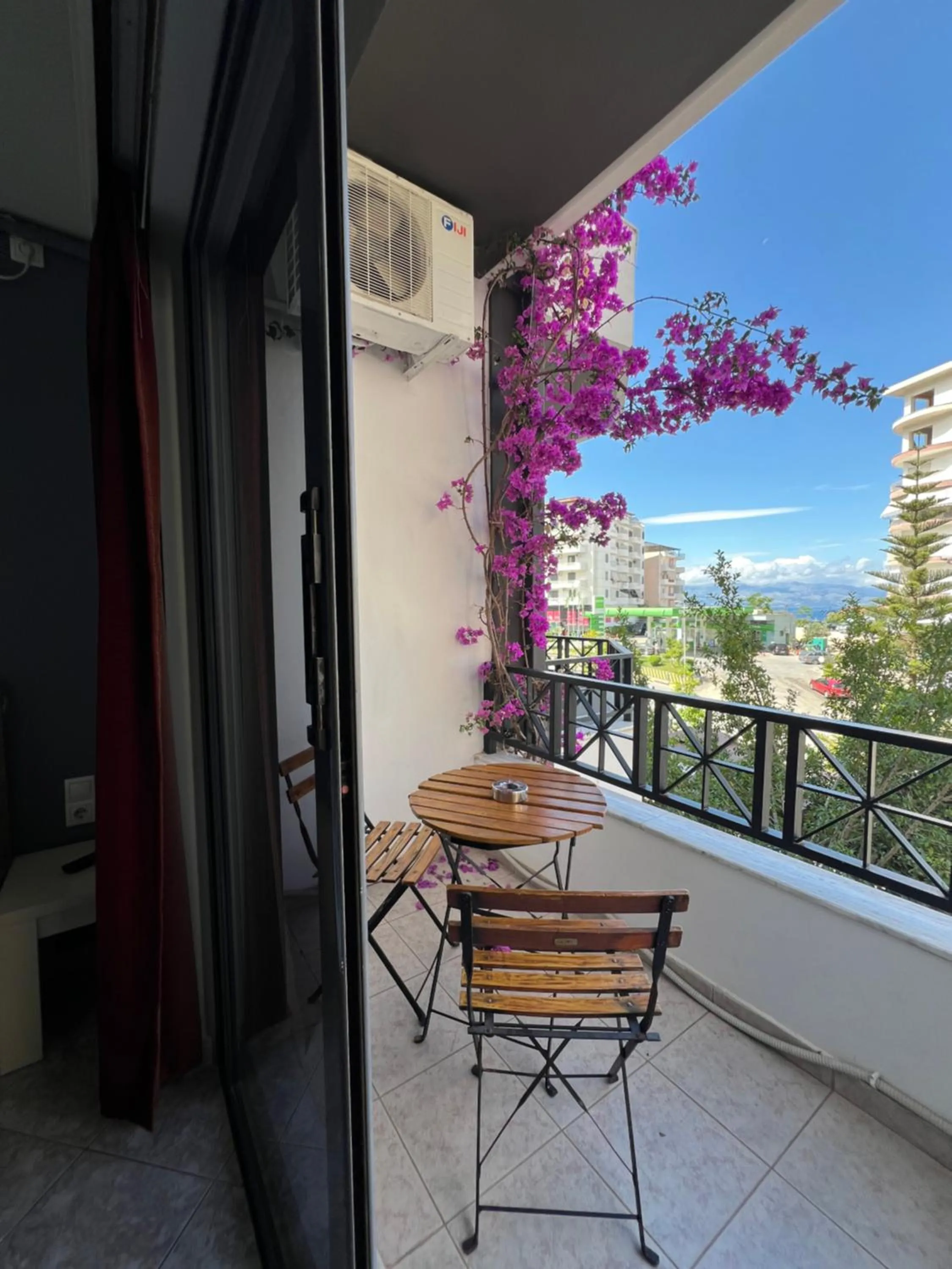 Privé City Hotel