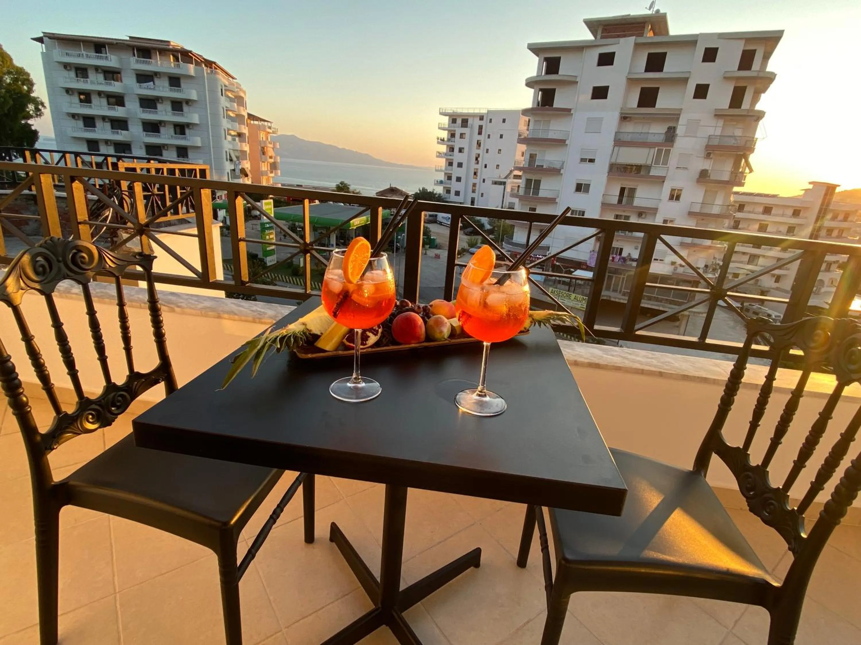 Privé City Hotel