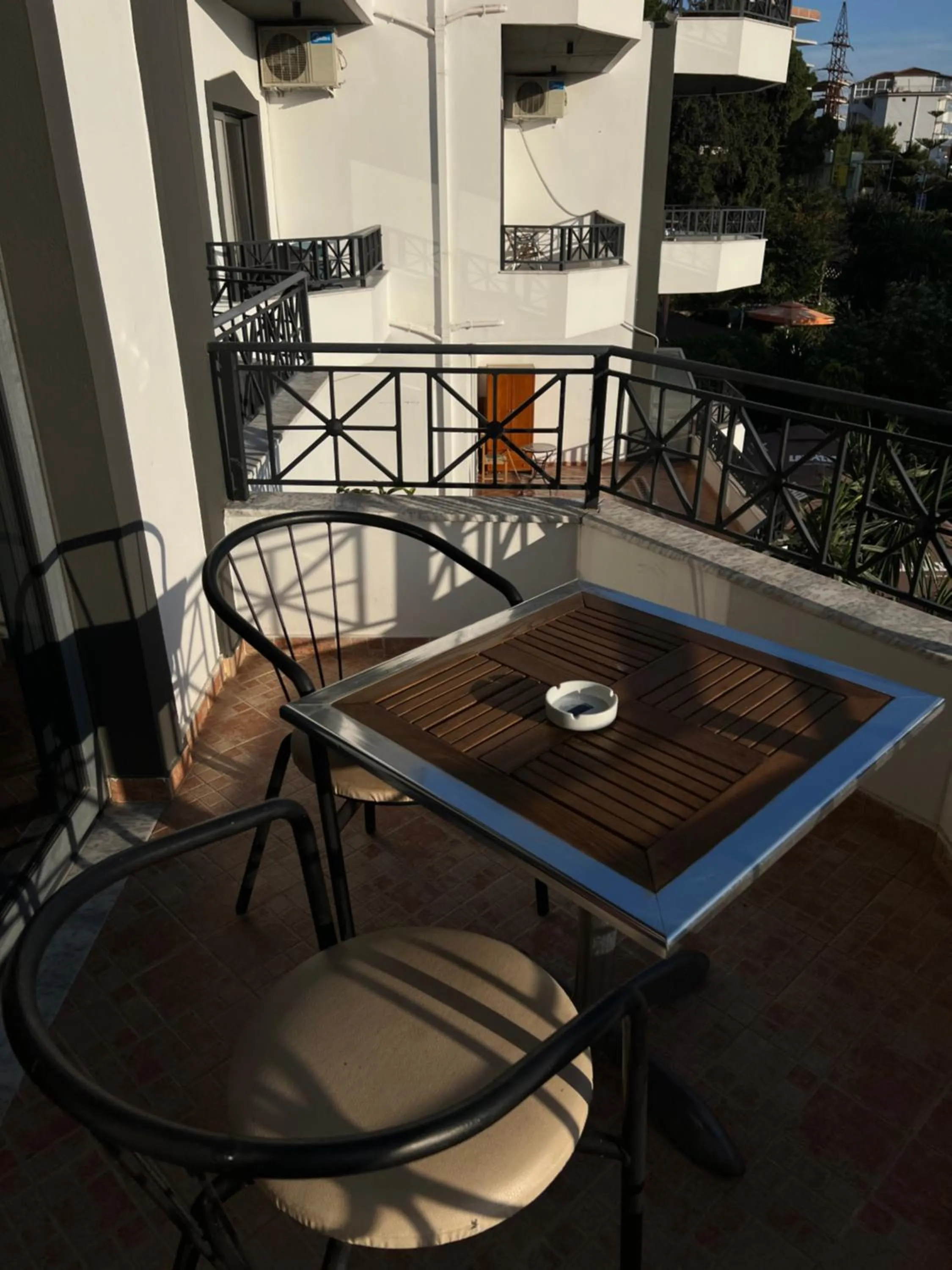 Privé City Hotel
