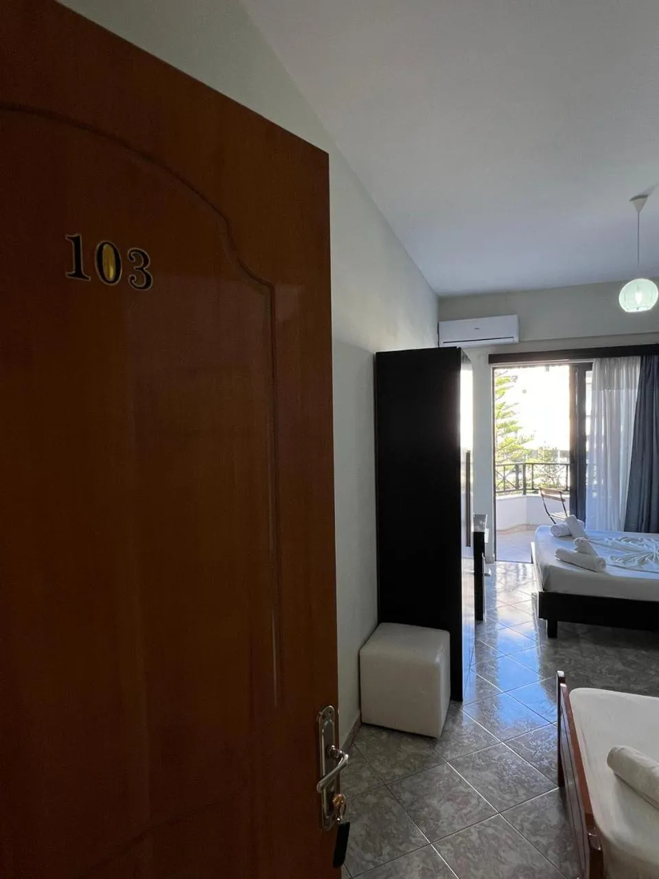 Privé City Hotel