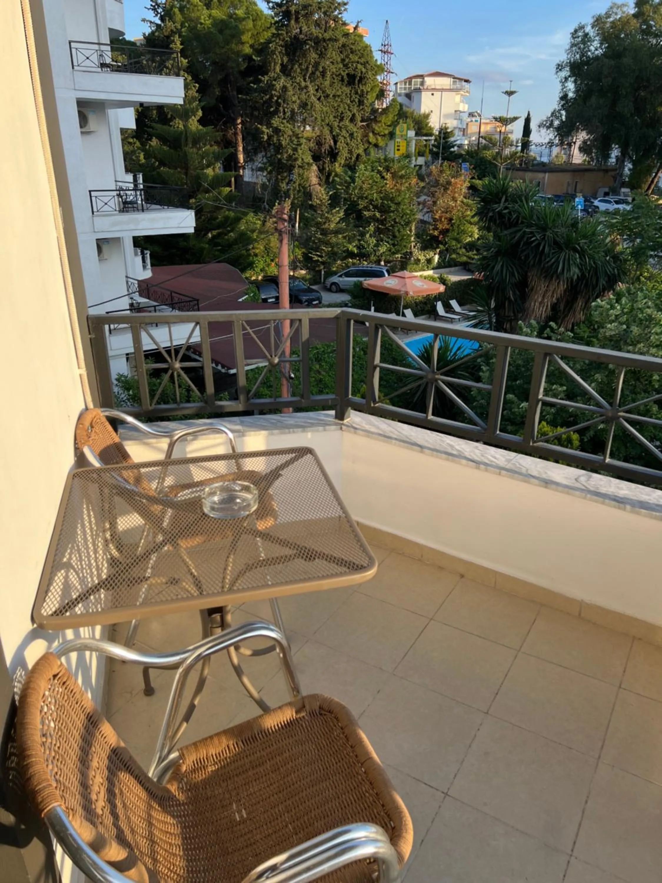 Privé City Hotel