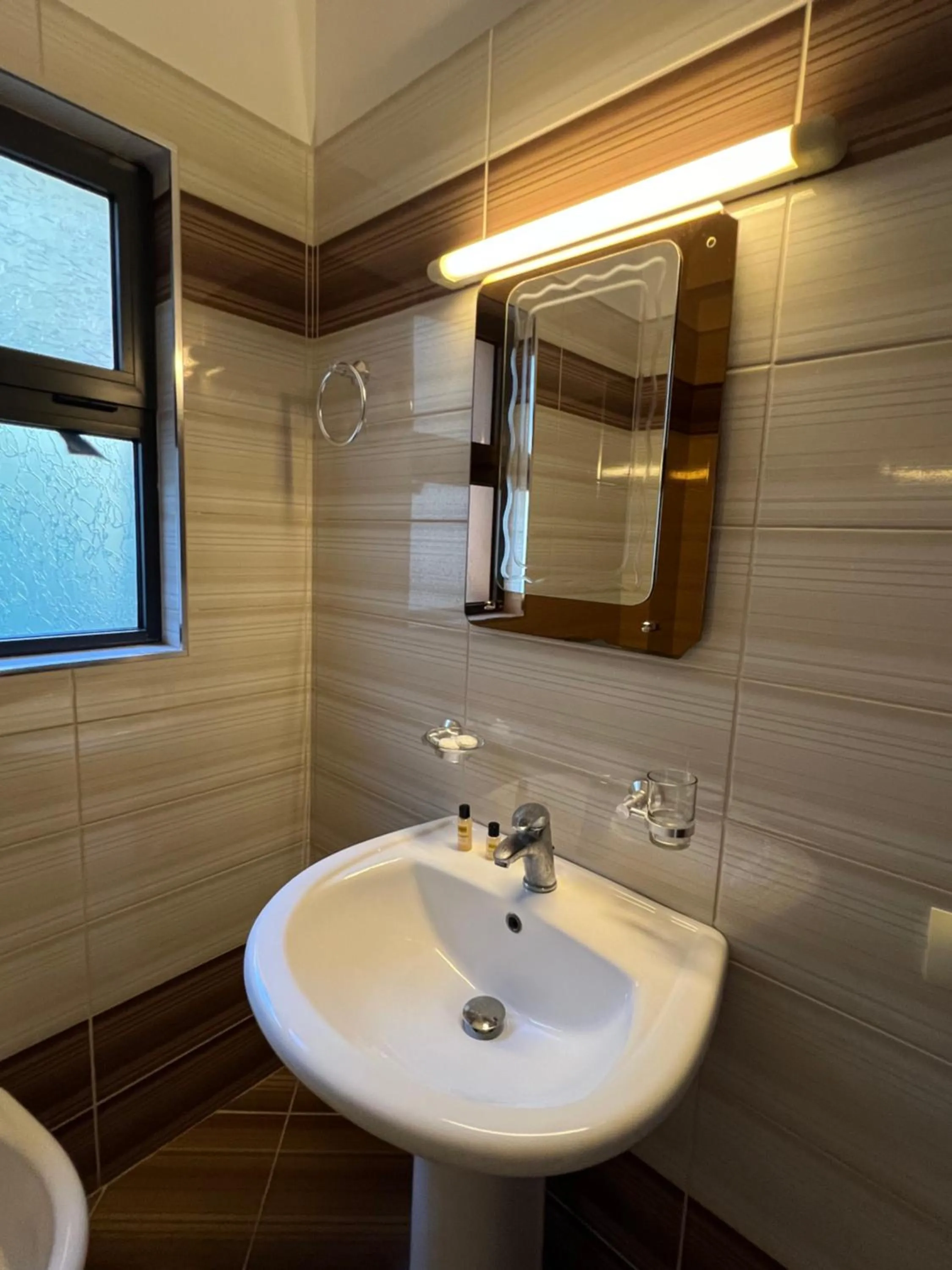 Privé City Hotel