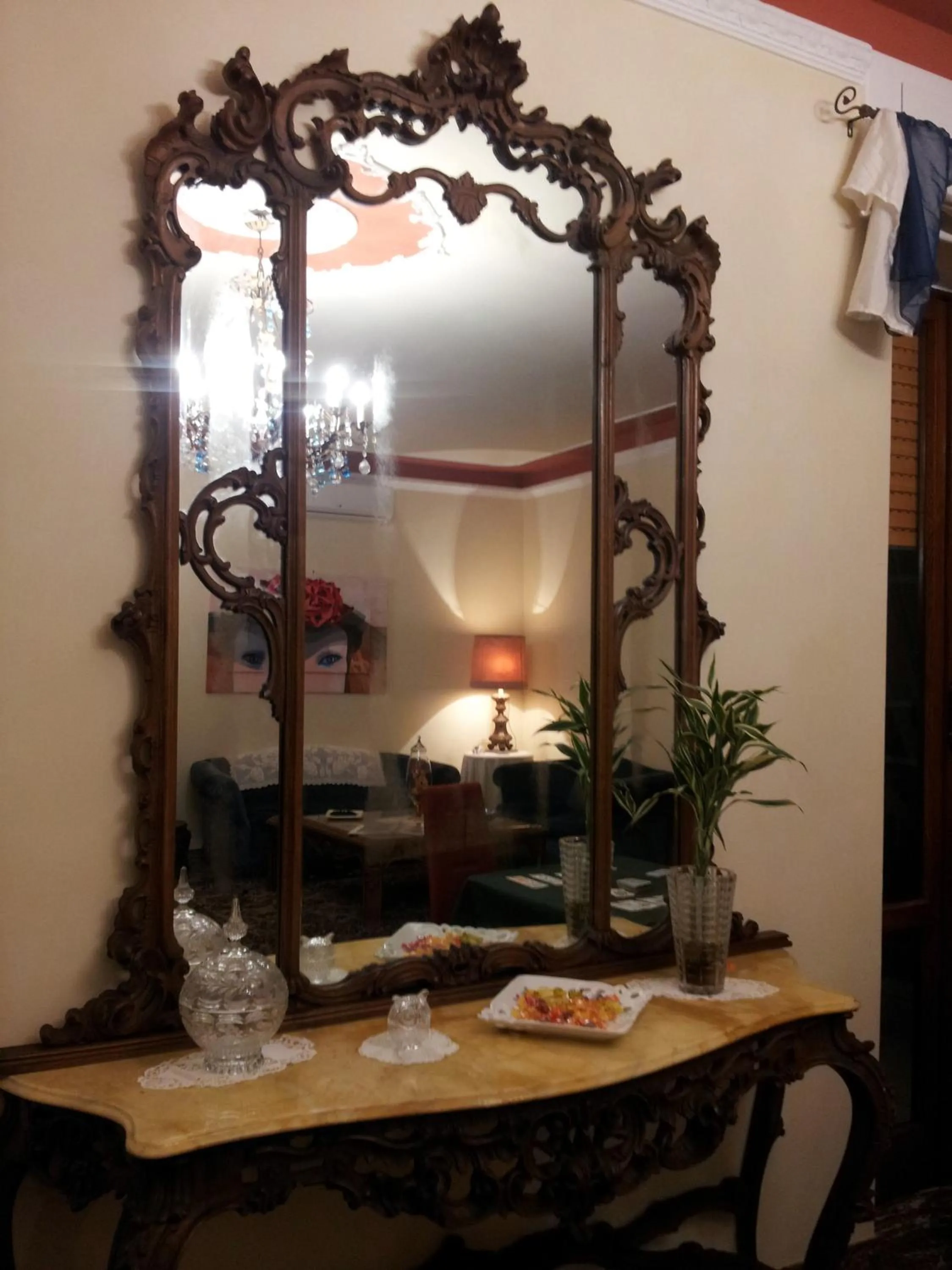 Communal lounge/ TV room in La Dimora di Vesta