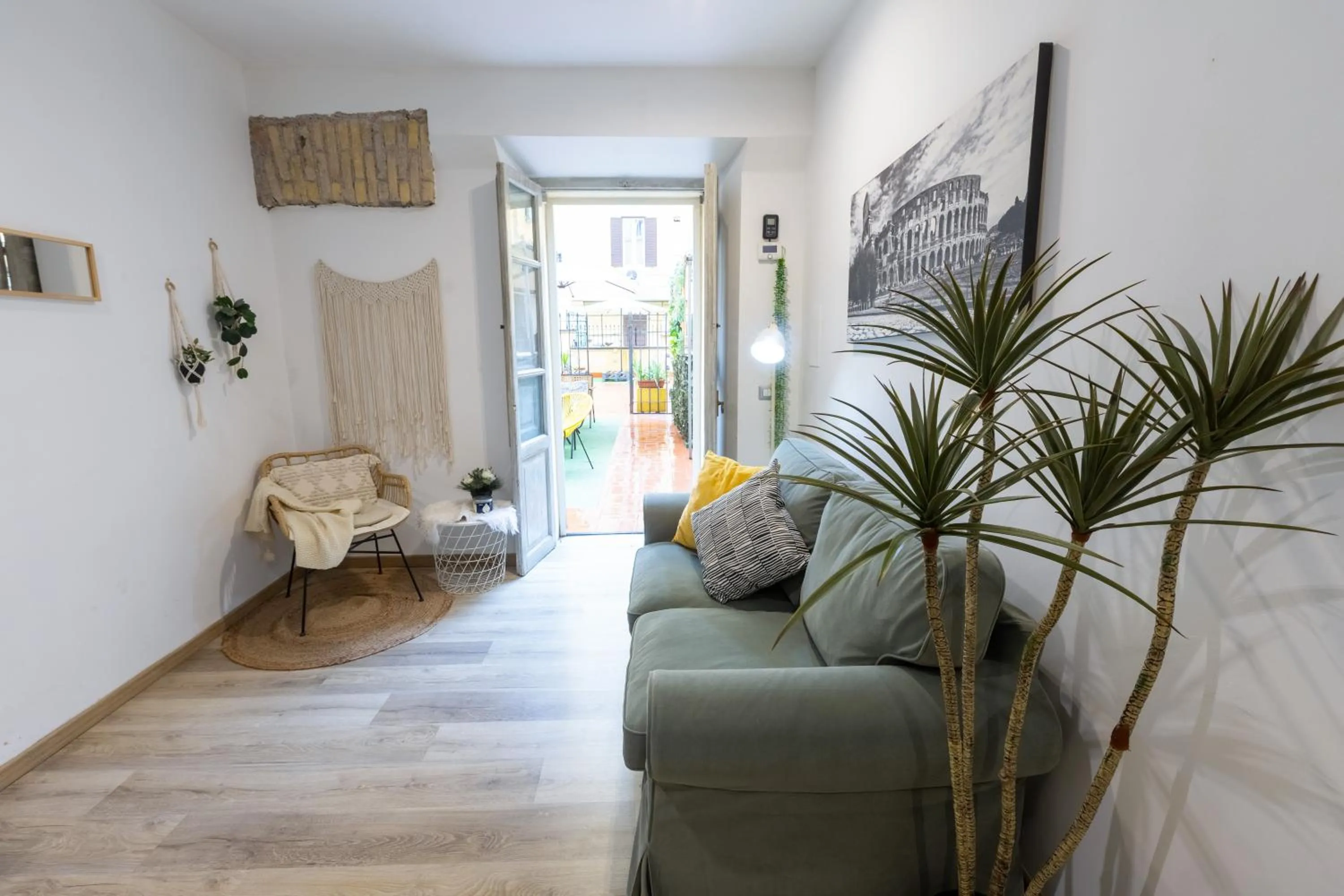 Living room in La Vite Vaticana