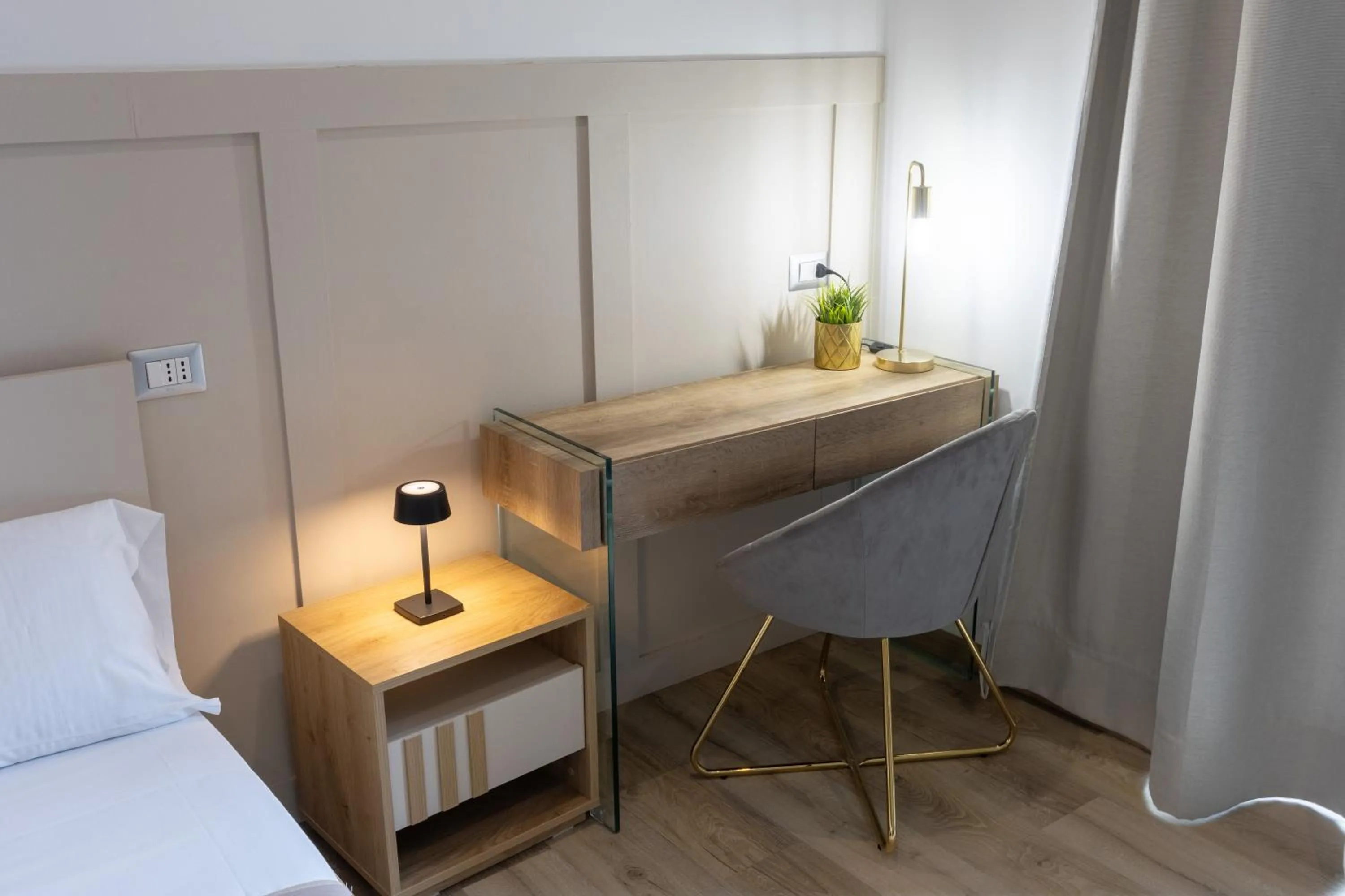 Bedroom, Bed in La Vite Vaticana