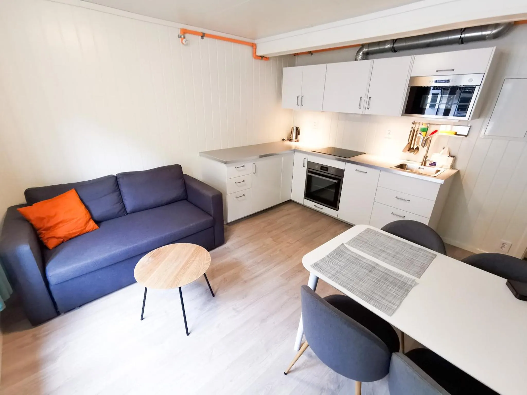 Dining area in Gudvangen Fjordtell