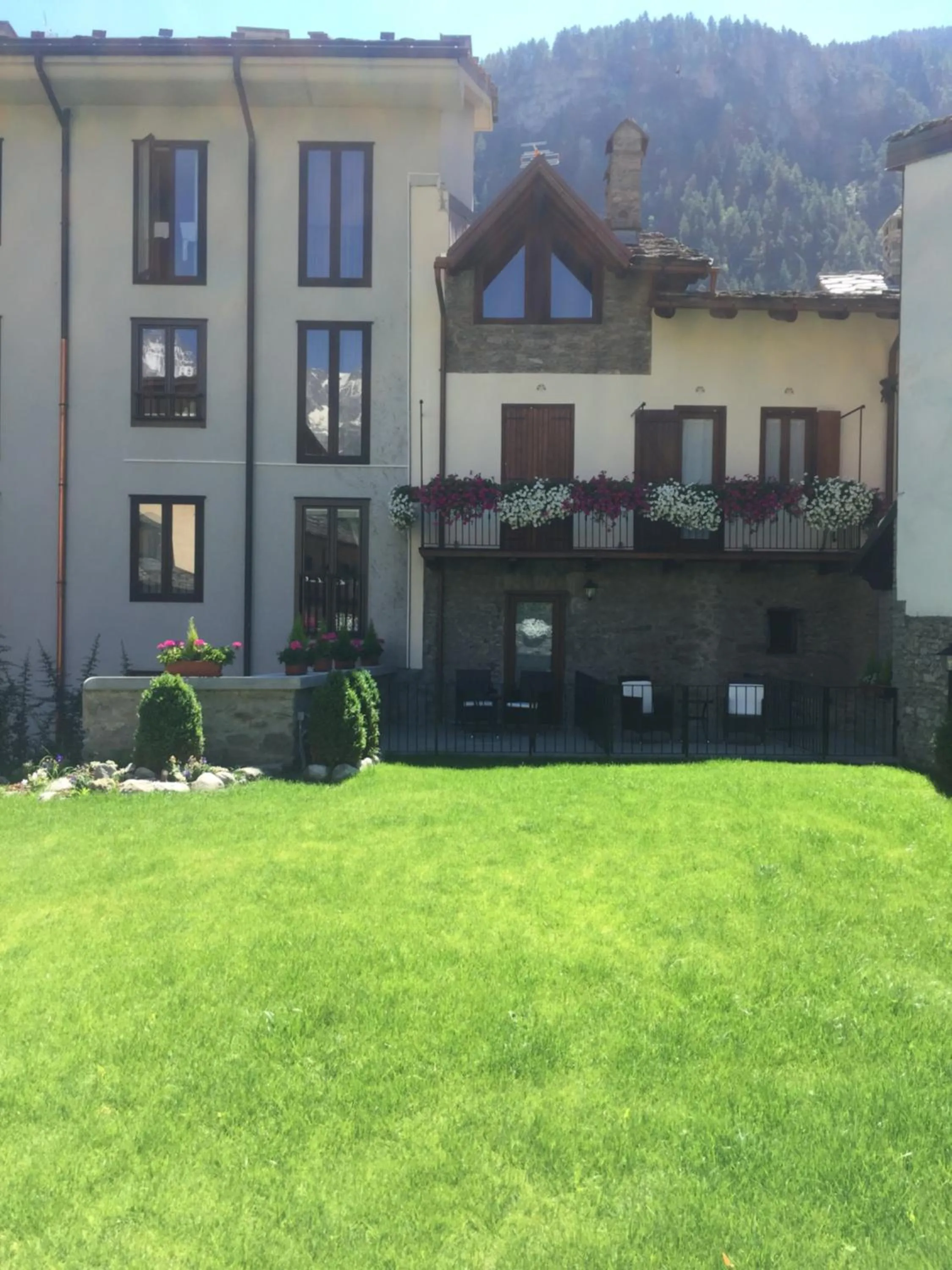 Property building in La Boule de Neige