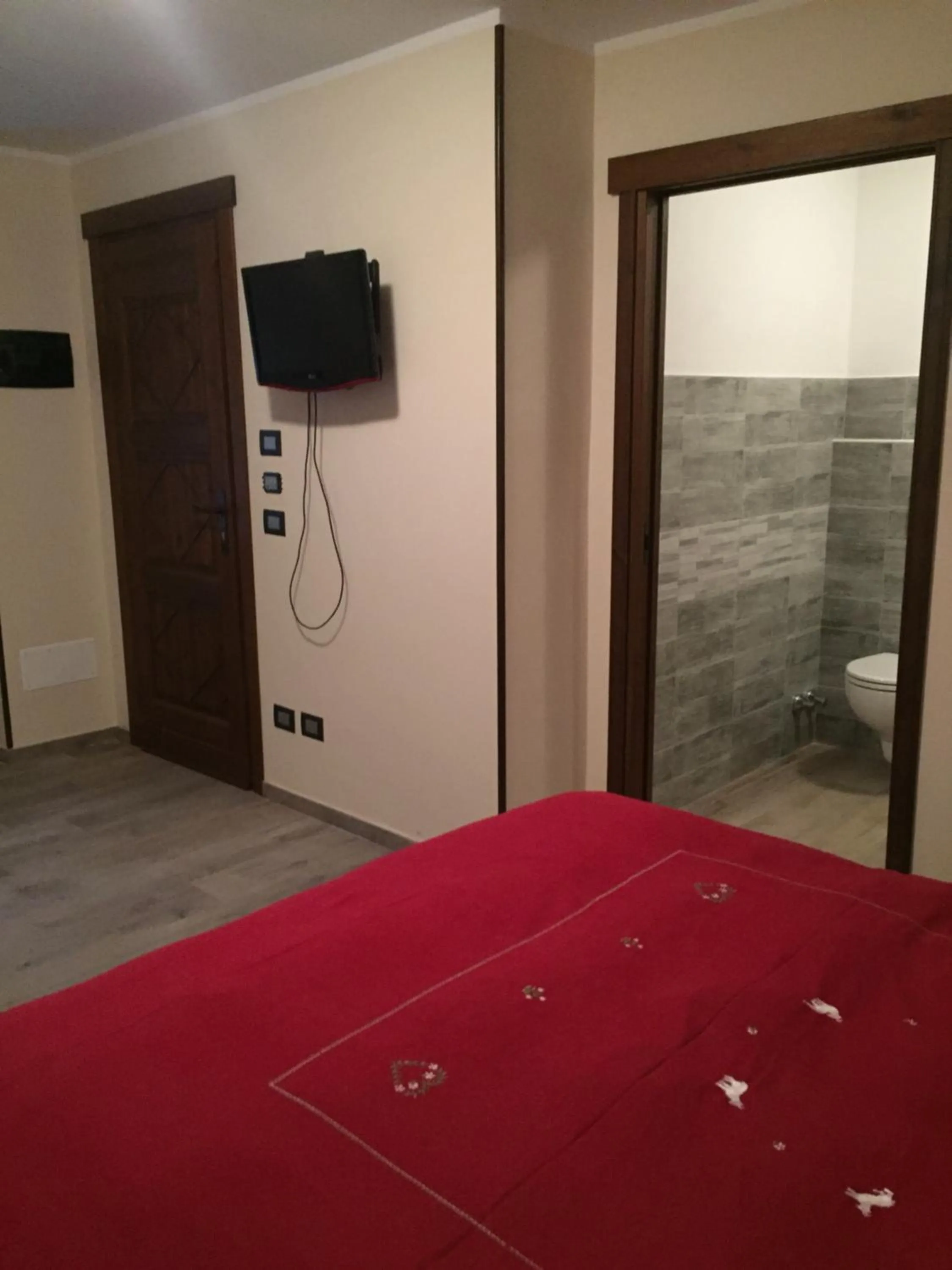 Photo of the whole room, Bed in La Boule de Neige