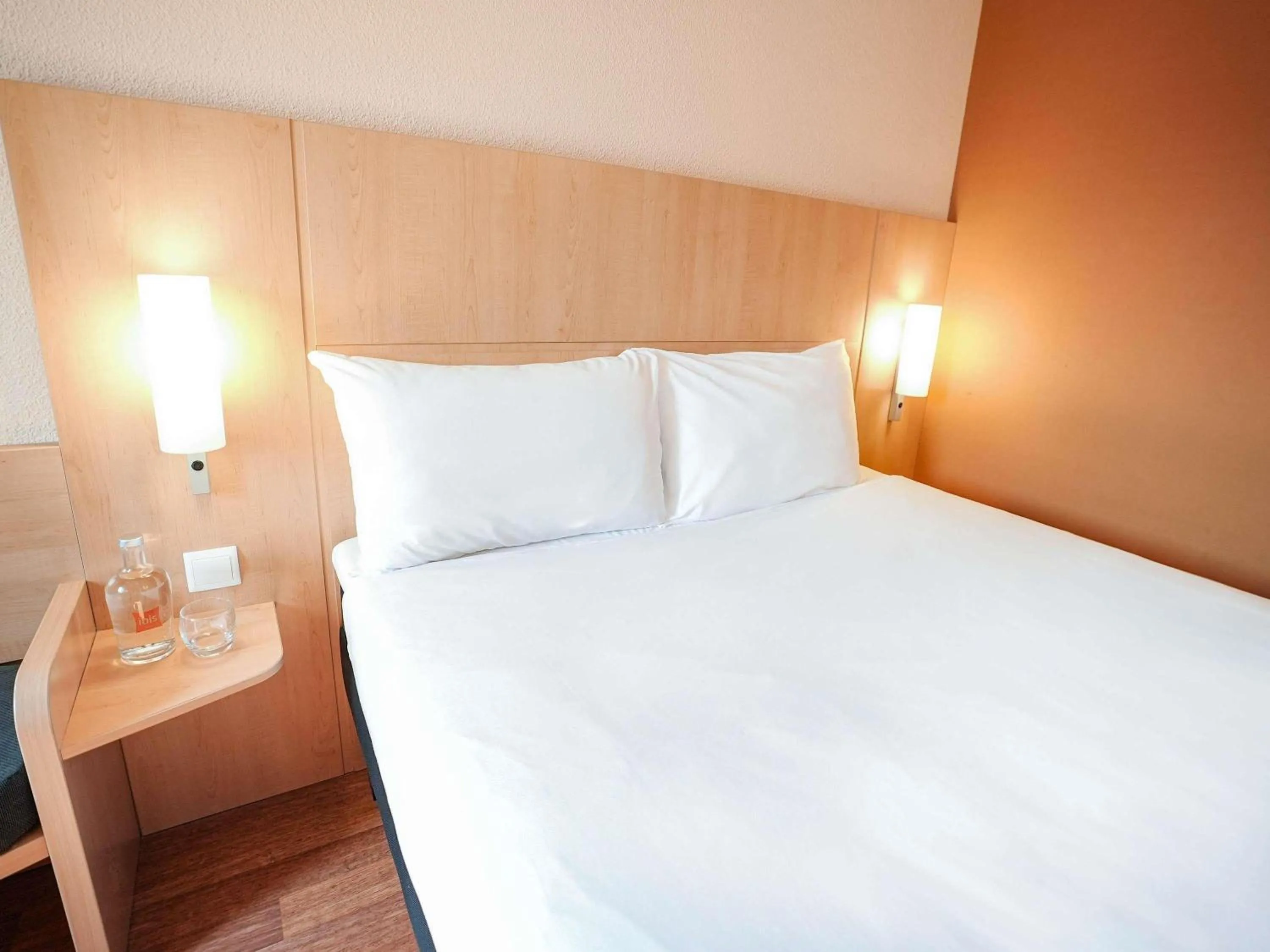 Bedroom, Bed in ibis Porto Centro São Bento