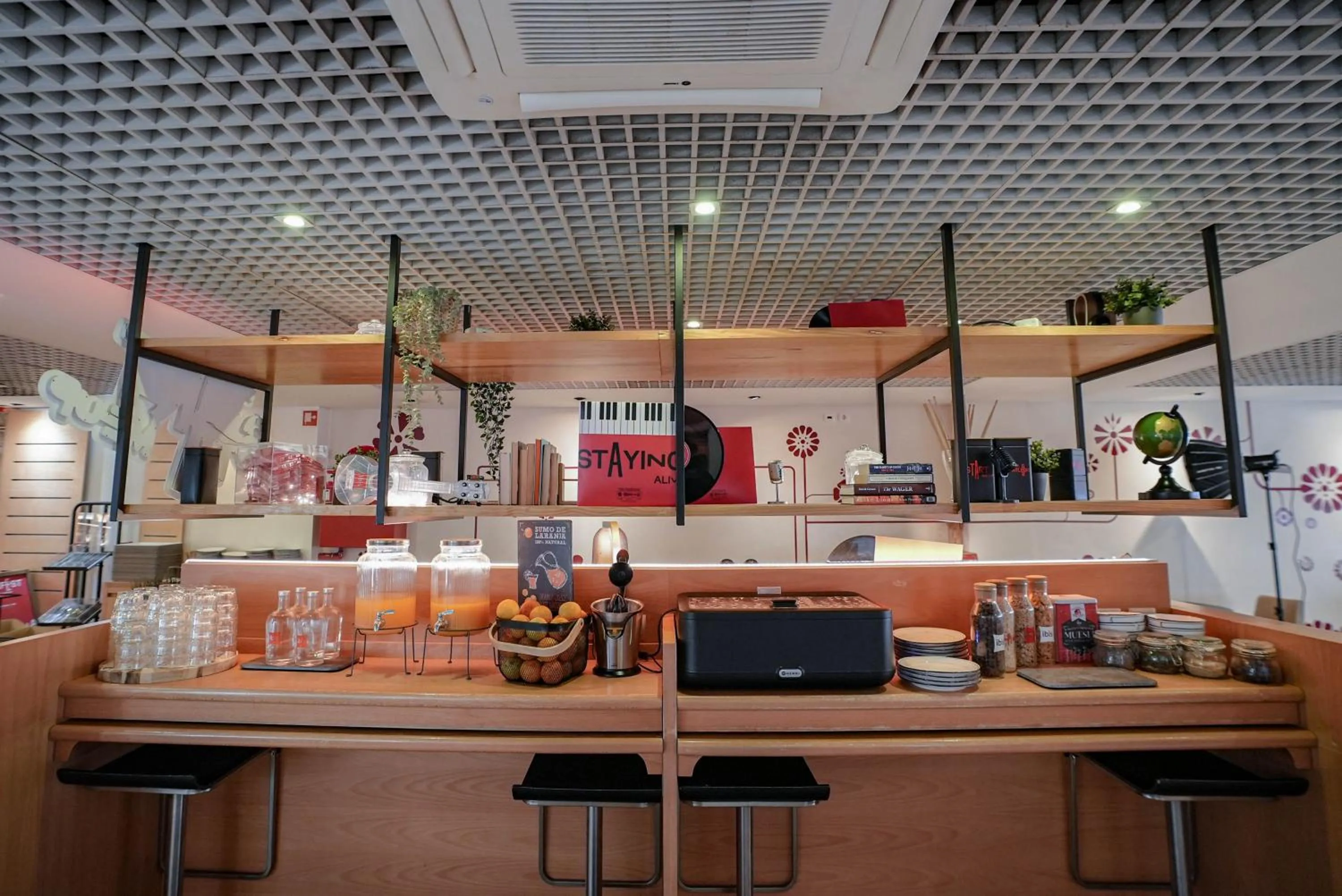 Breakfast in ibis Porto Centro São Bento