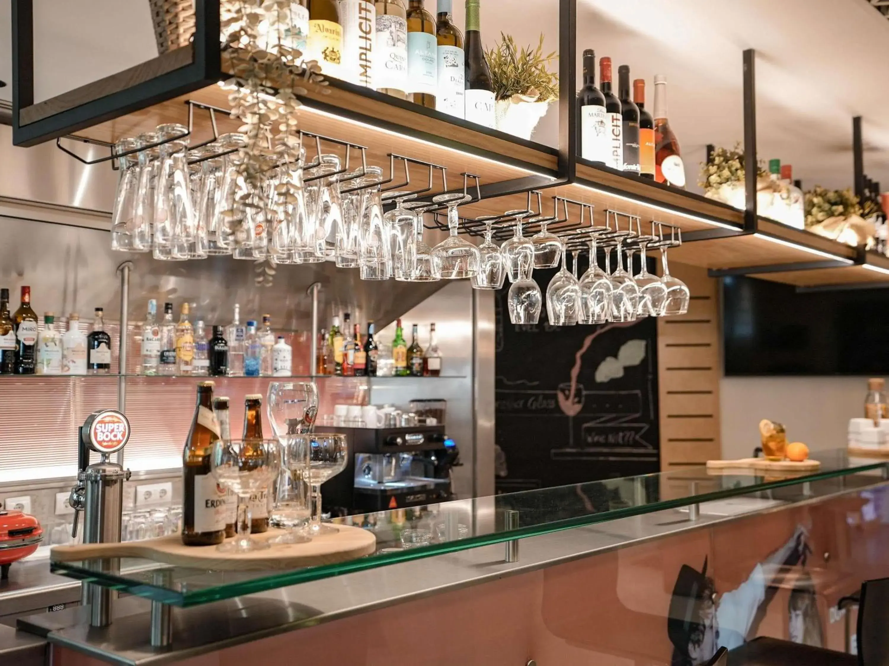 Lounge or bar in ibis Porto Centro São Bento Lounge or bar in ibis Porto Centro São Bento