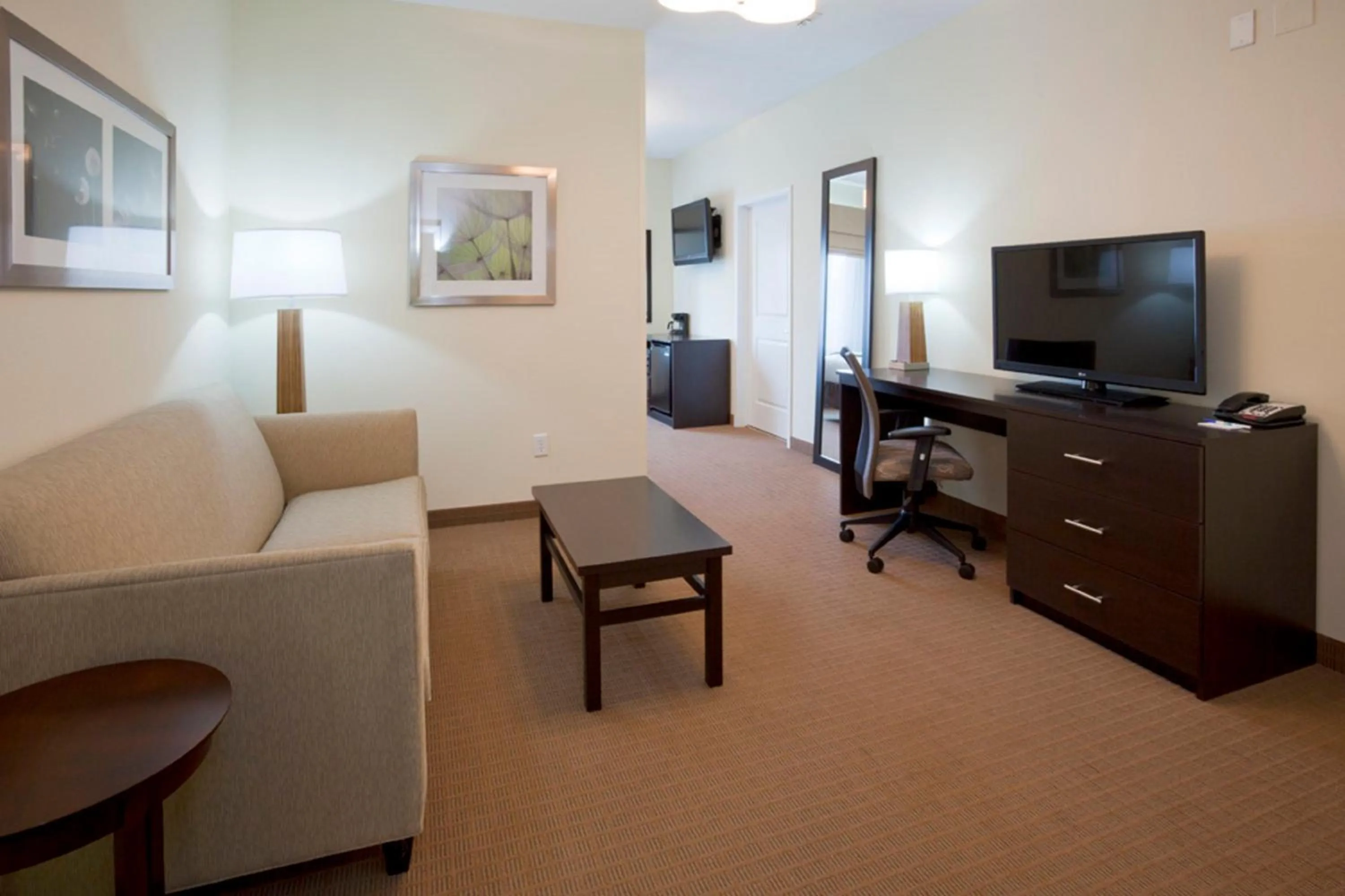 Photo of the whole room in Holiday Inn Express Hotel & Suites Rogers by IHG