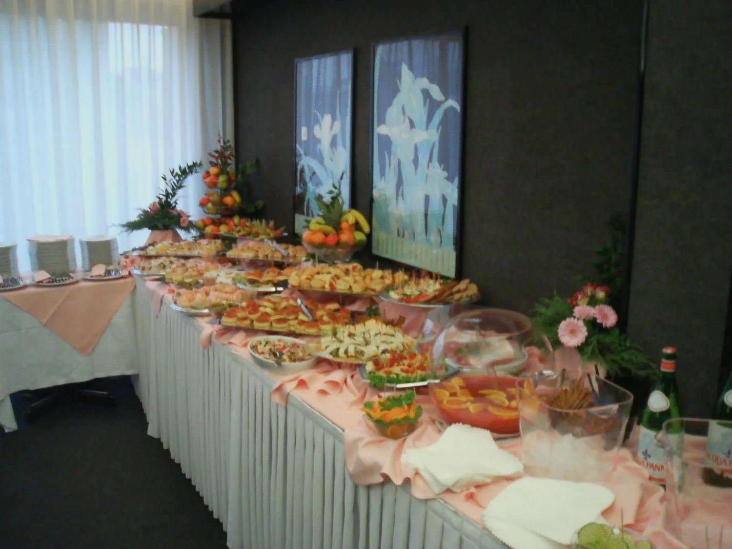 Restaurant/places to eat in Delta Hotel Apartments